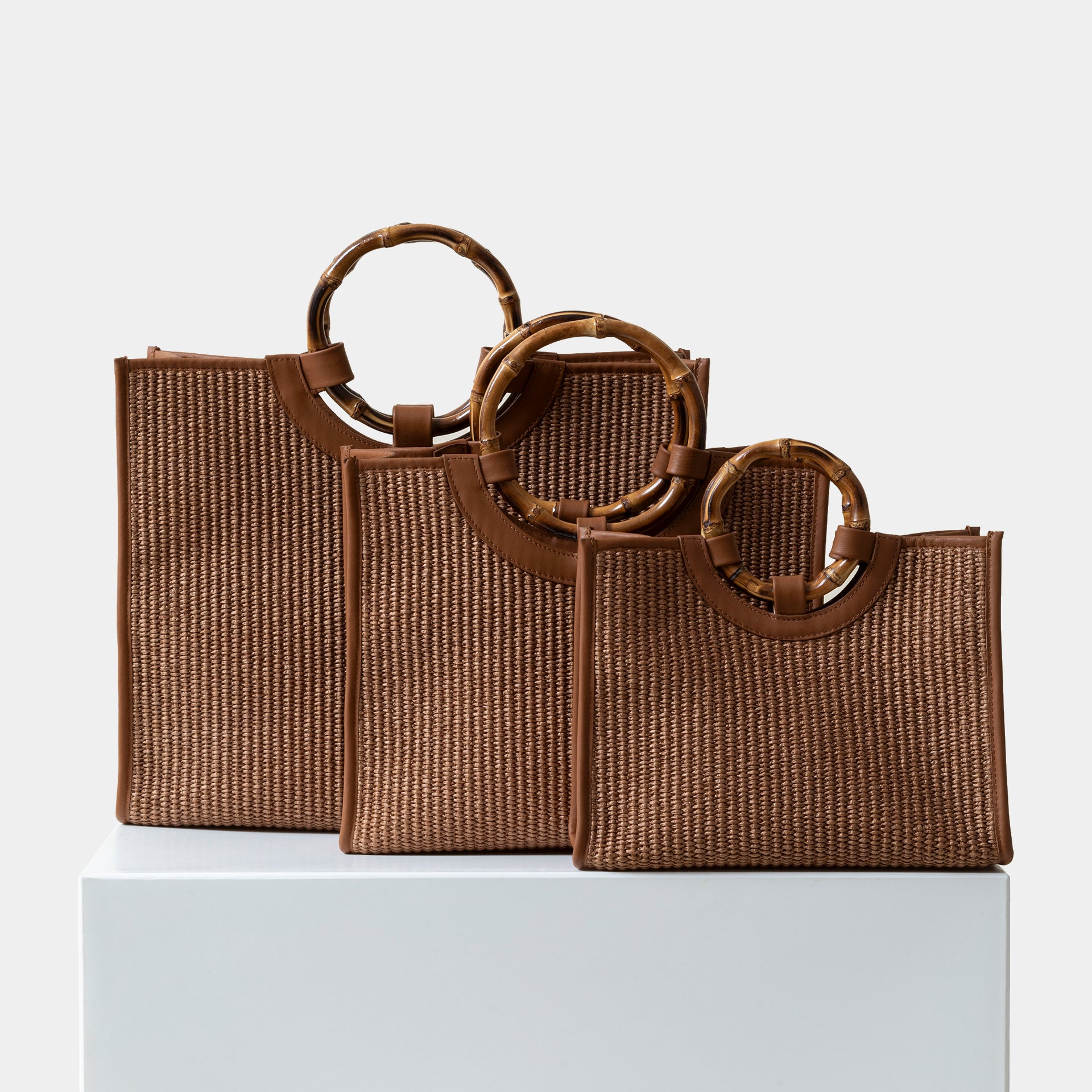 OLGA - hazelnut raffia edition