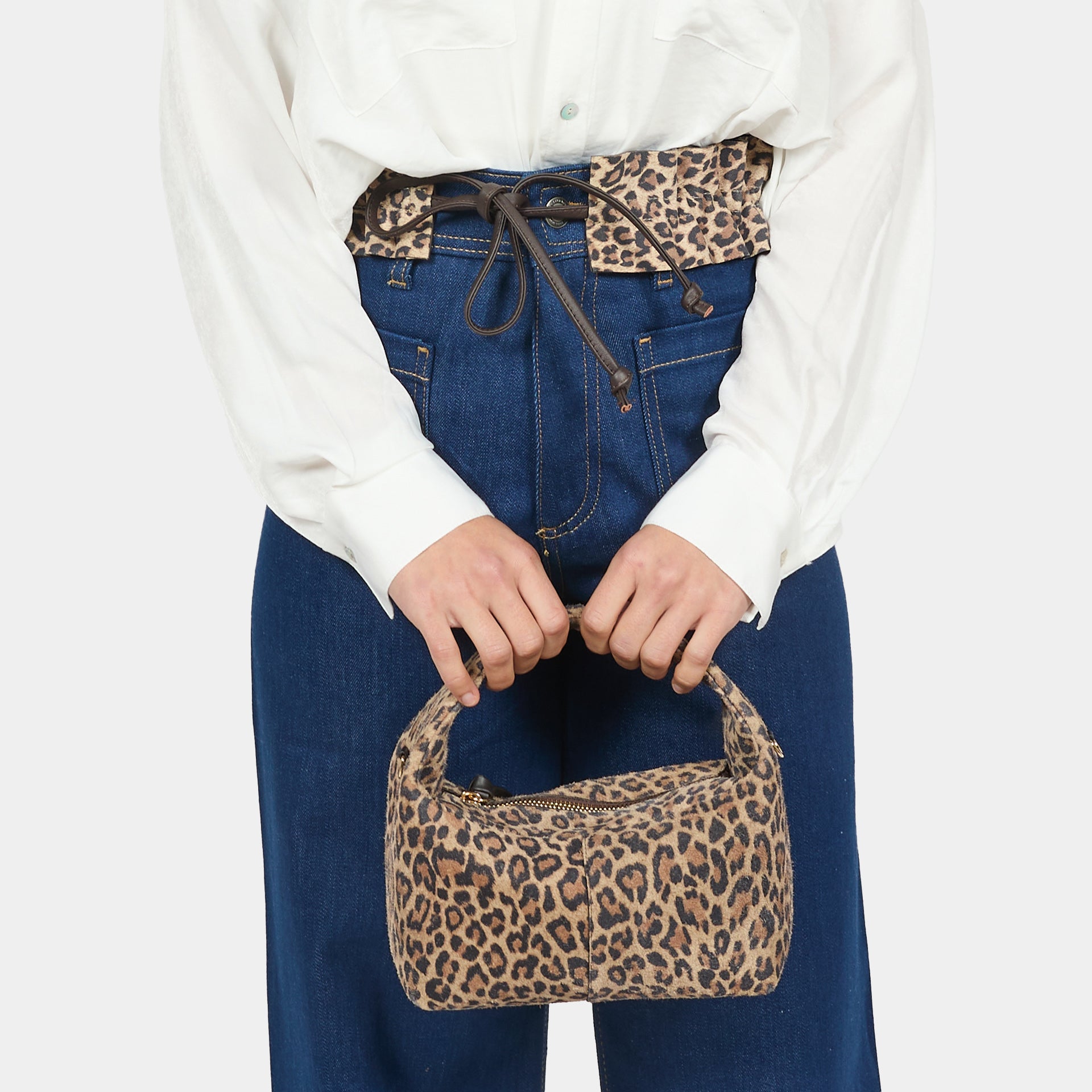 borsa piccola ma capiente animalier leopardata in camoscio