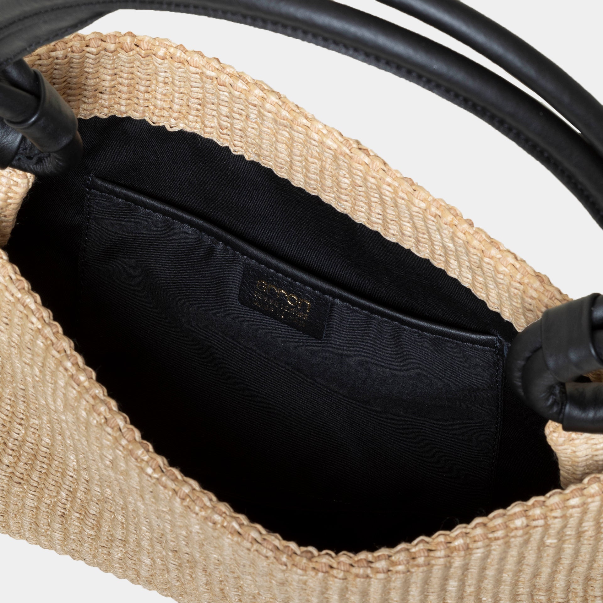borsa Arron in rafia naturale e pelle nera con manico a nodo e tracolla