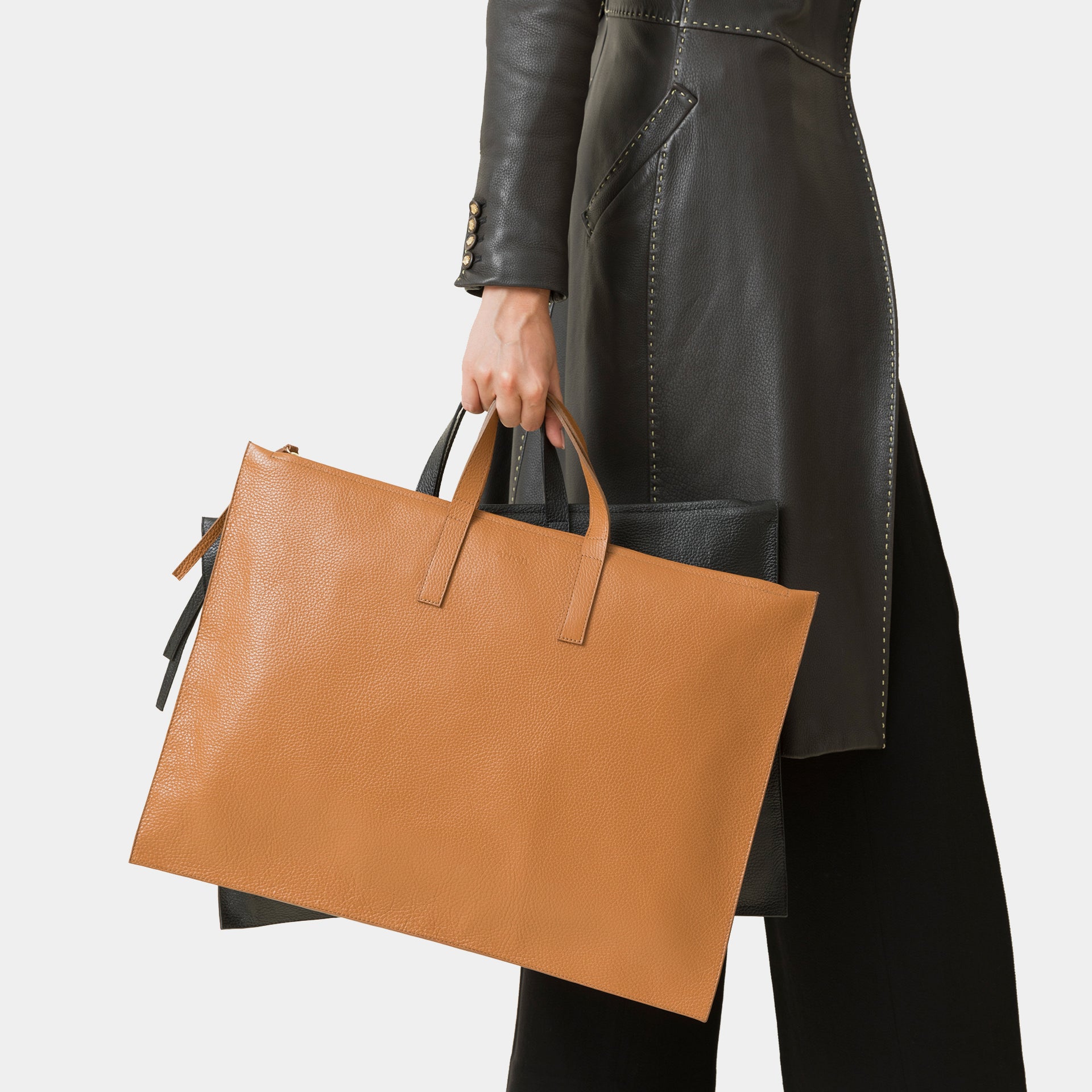 borsa caramello ARRON da computer e da ufficio in pelle martellata con tracolla regolabile