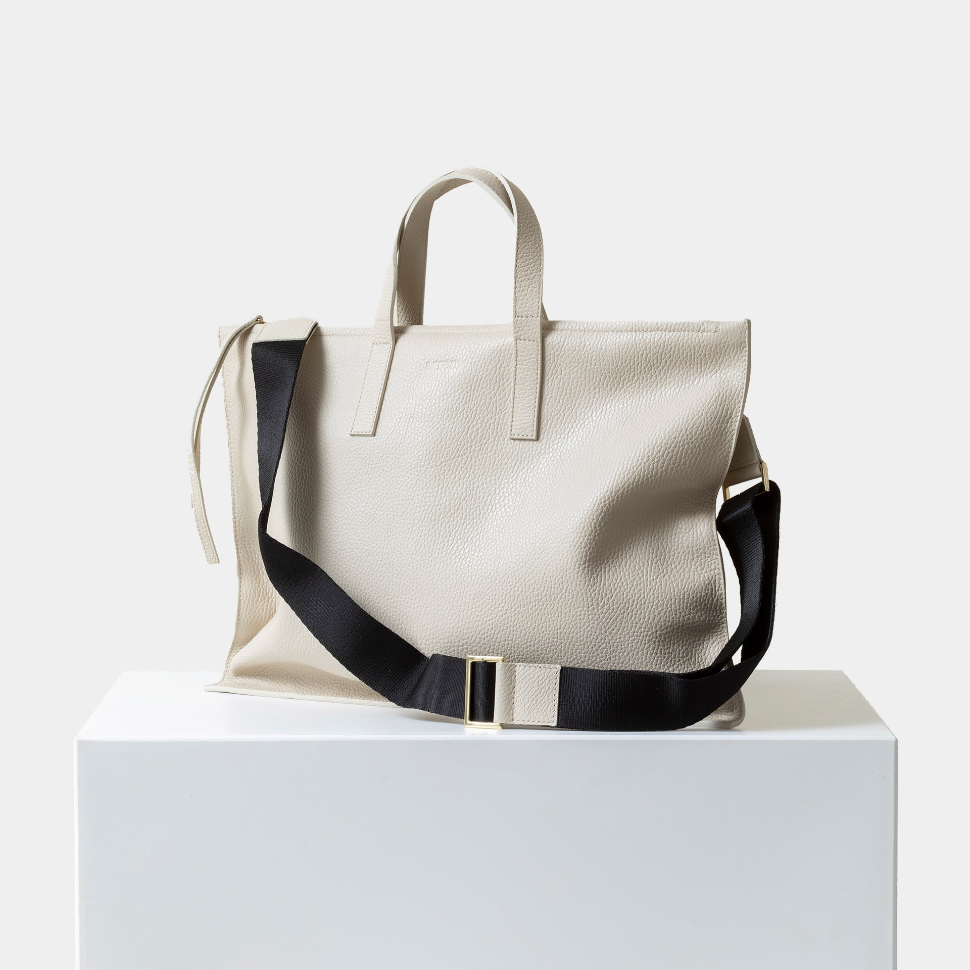borsa bianca ARRON da computer e da ufficio in pelle martellata con tracolla regolabile