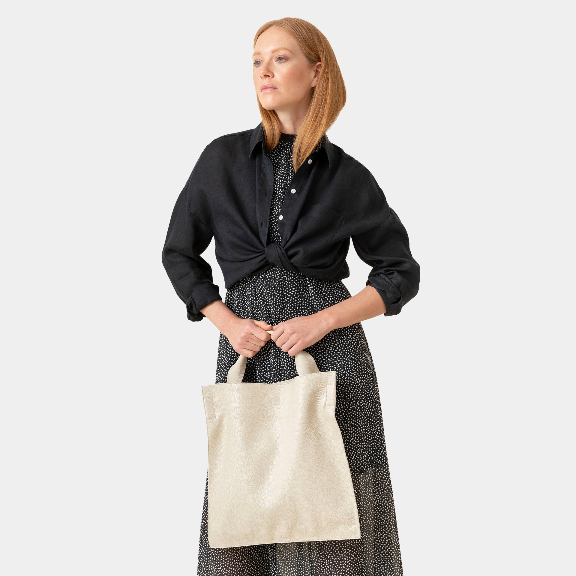 borsa shopper ARRON in pelle martellata color latte avena tracolla e a spalla