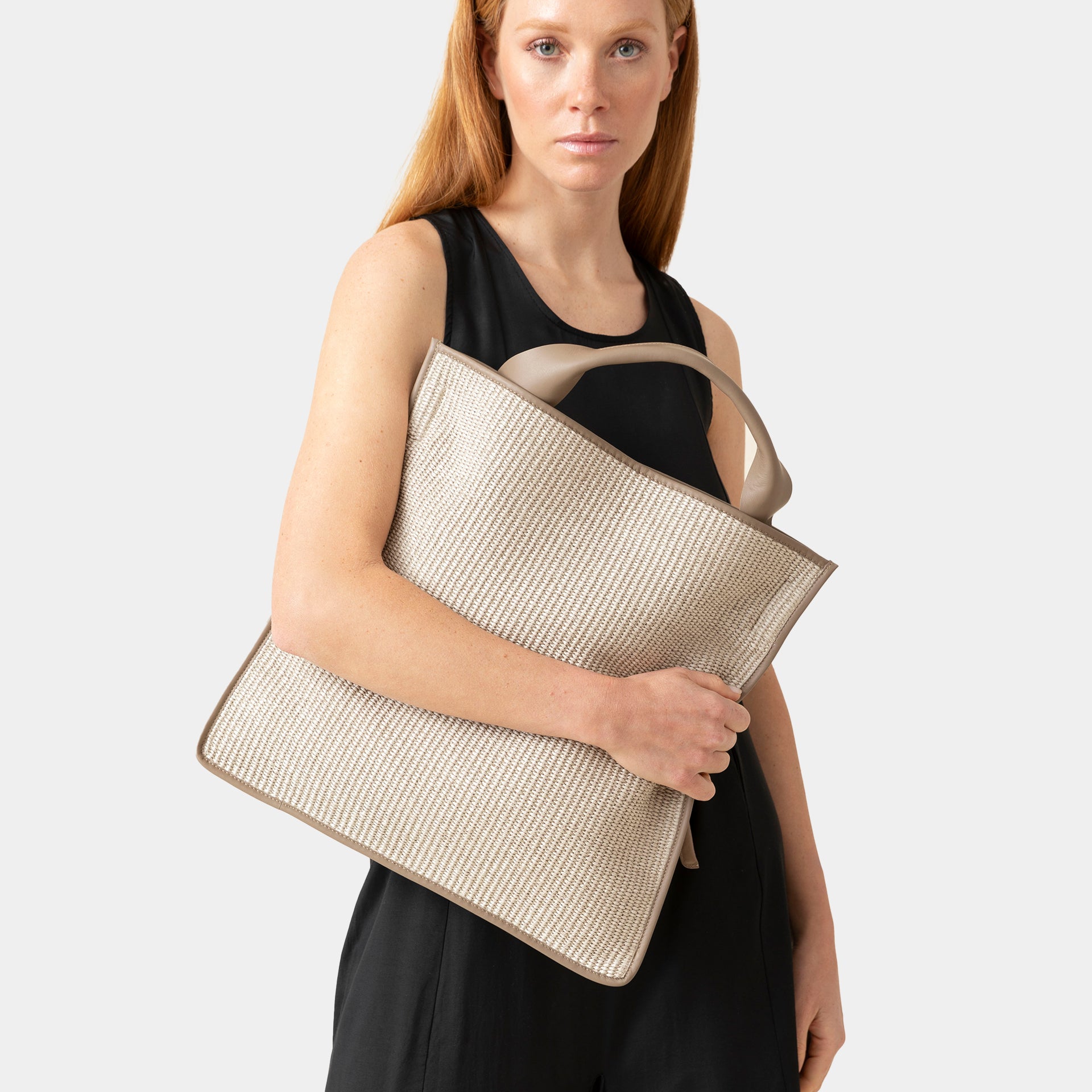 borsa shopper ARRON in rafia e pelle color taupe a tracolla e a spalla