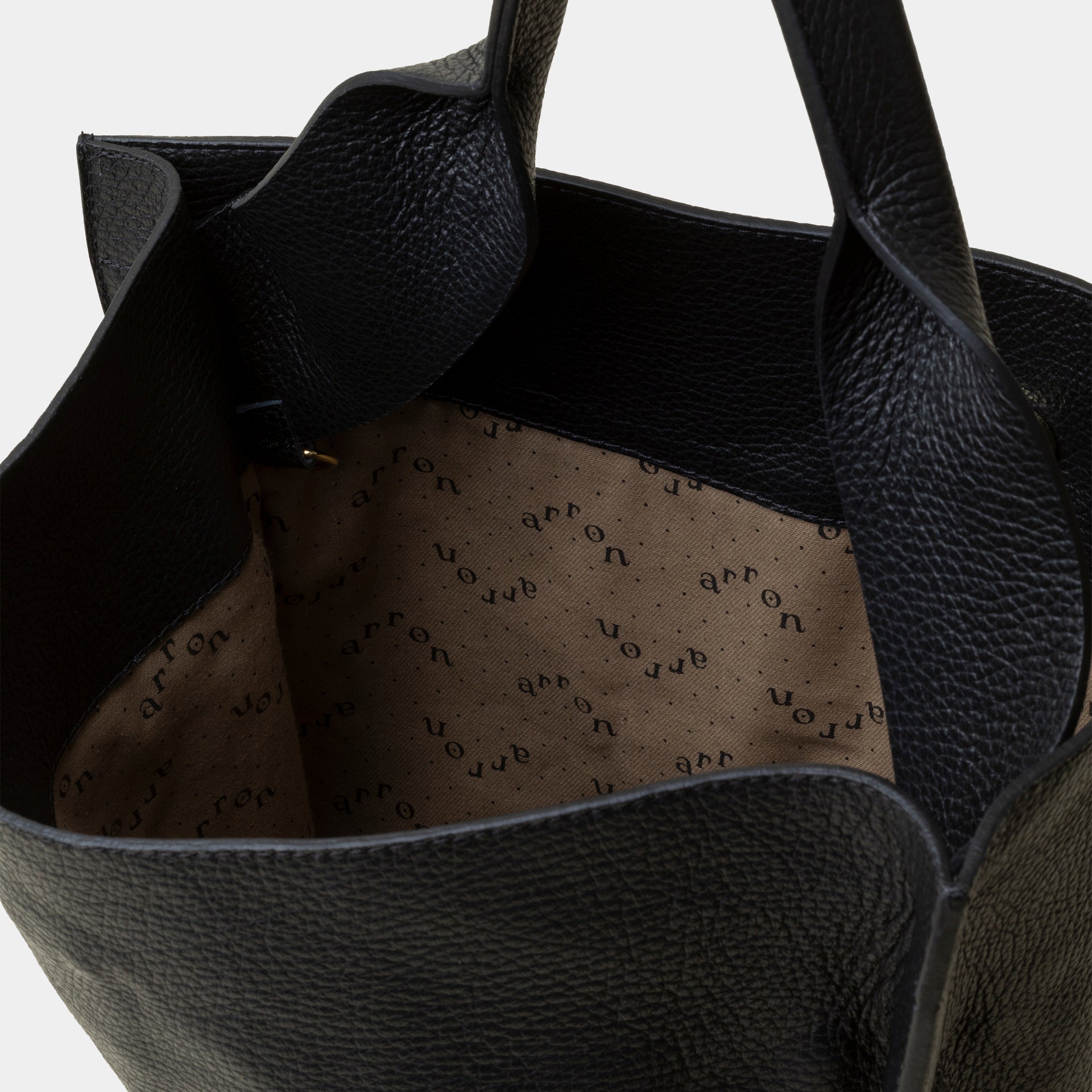 interno borsa shopper ARRON in pelle martellata nera tracolla e a spalla