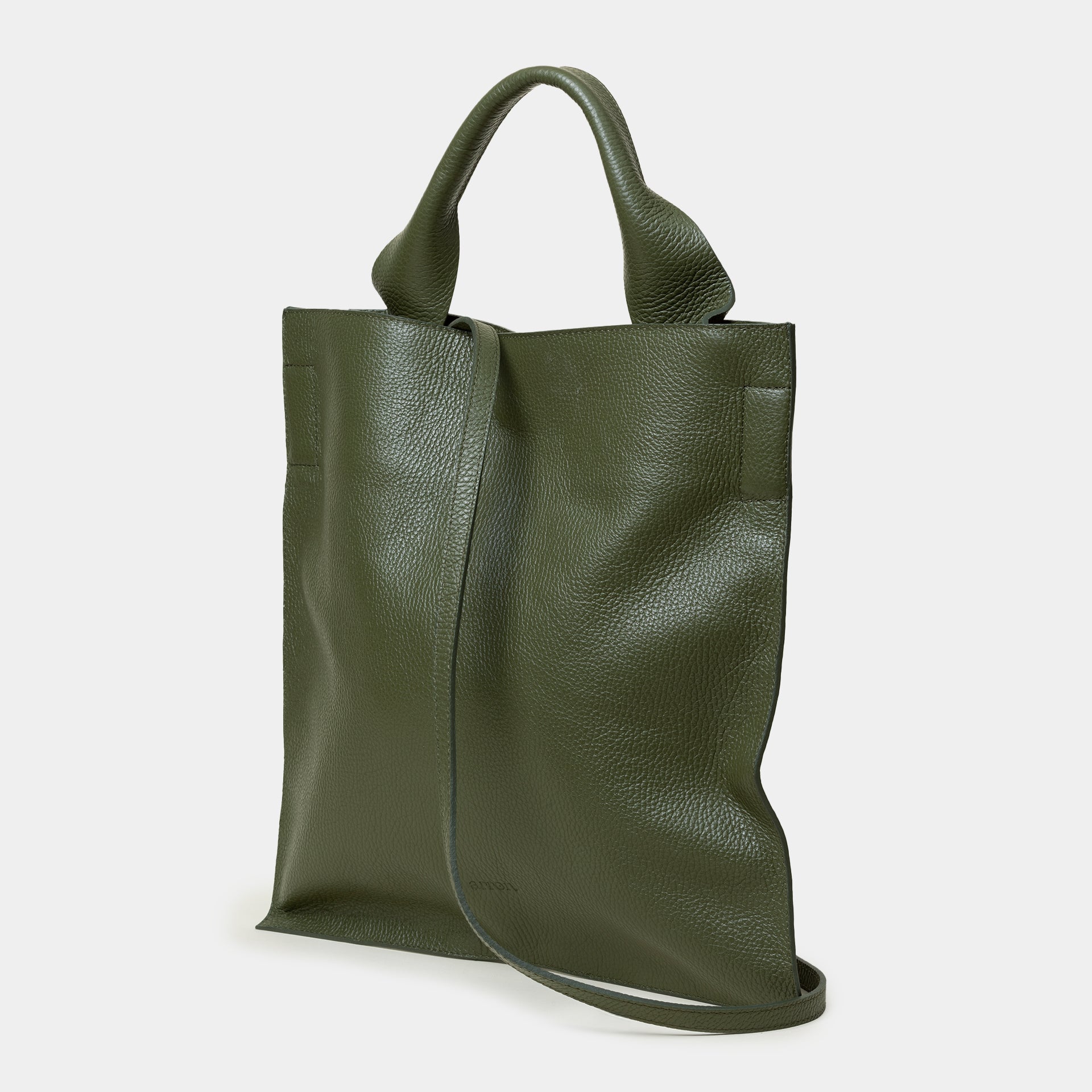 borsa shopping minimalista con tracolla in pelle martellata verde oliva made in italy marchio Arron