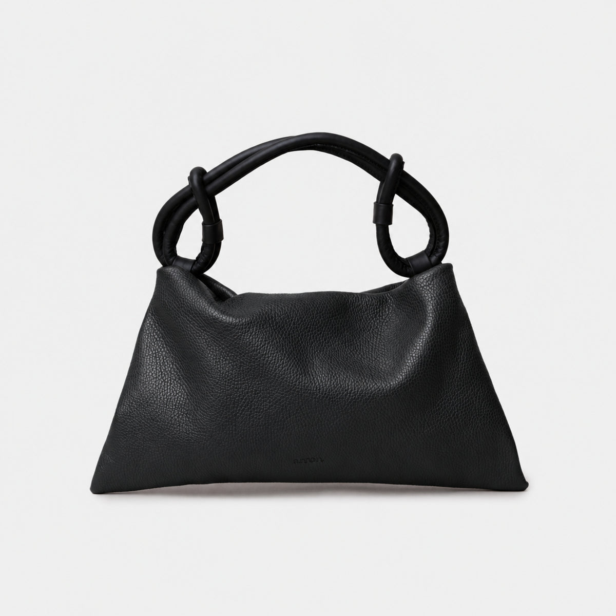 borsa hobo pelle martellata nera manico con nodi minimalista trendy design brand Arron made in Italy