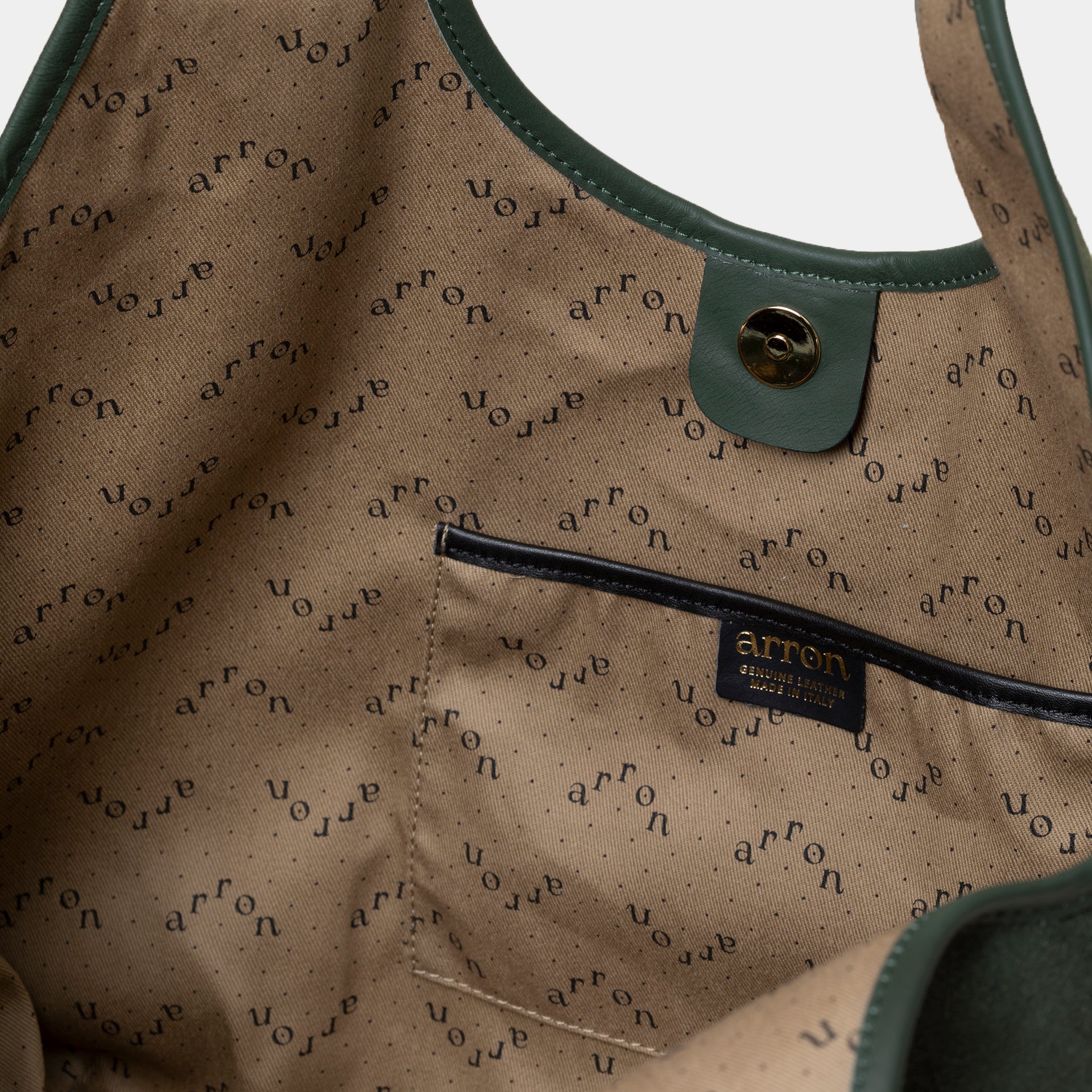 interno borsa hobo camoscio a spalla spaziosa brand arron made in italy