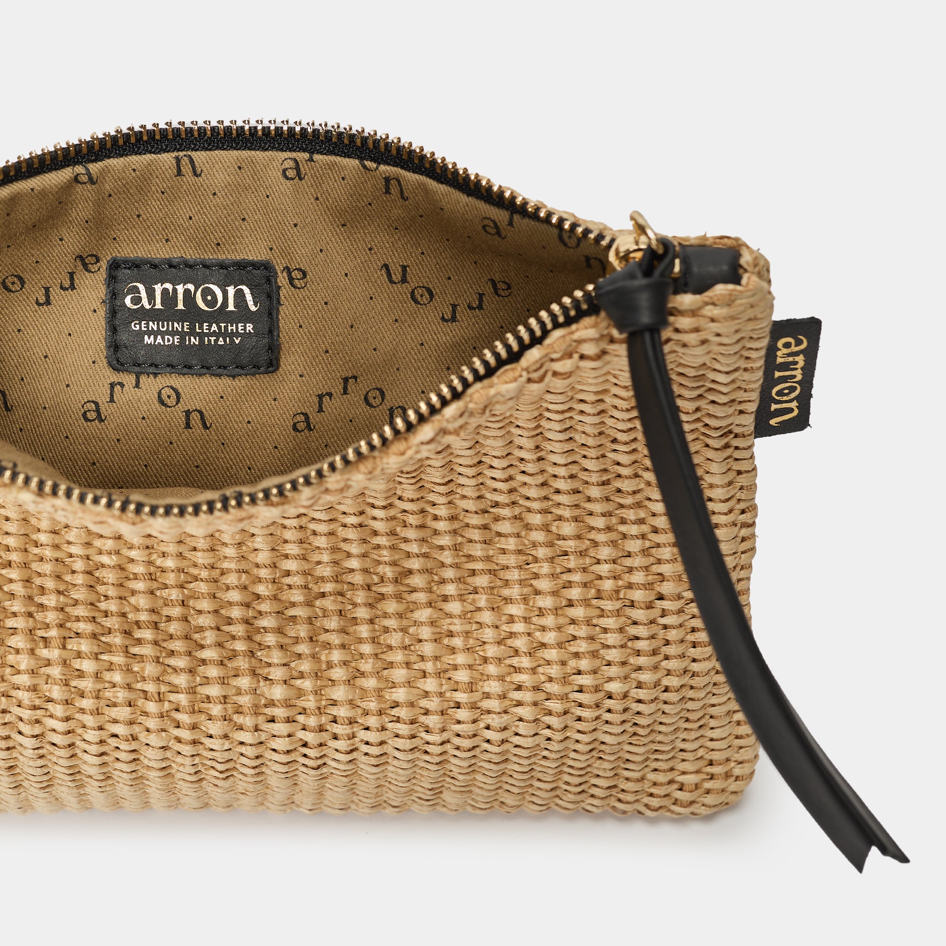 interno borsetta pochette per trucchi pouch in rafia ecrù Arron con cerniera zip