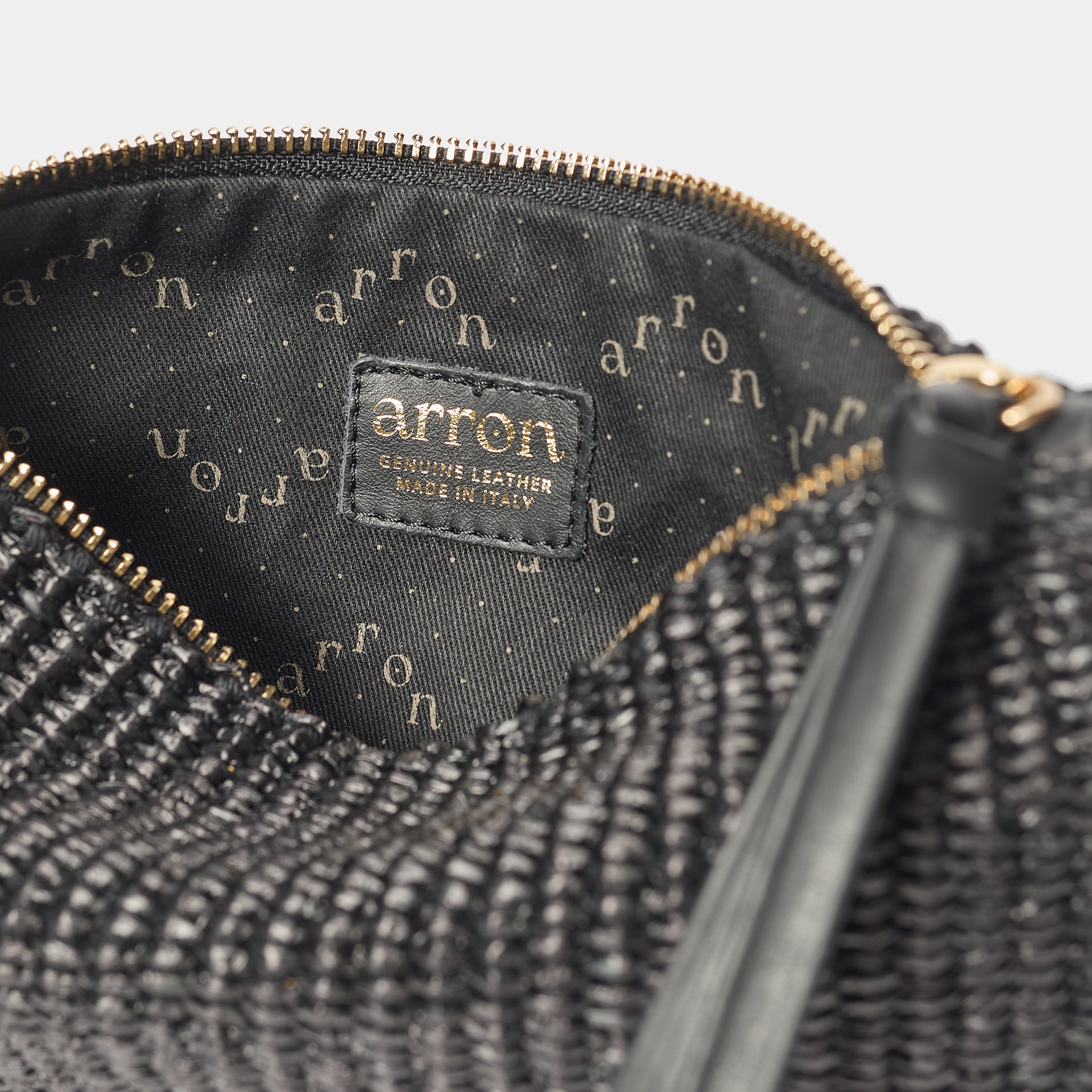 borsetta pochette per trucchi pouch in rafia nera Arron con zip