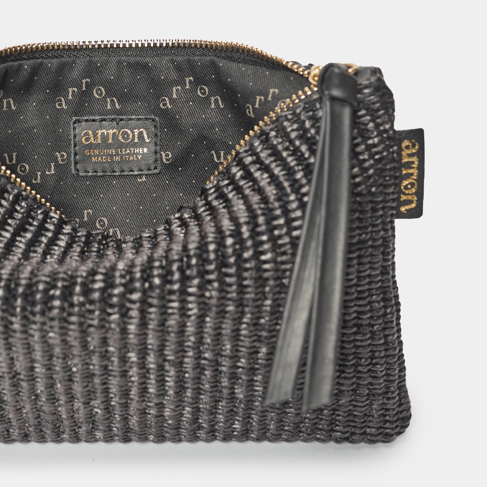 borsetta pochette per trucchi pouch in rafia nera Arron con zip