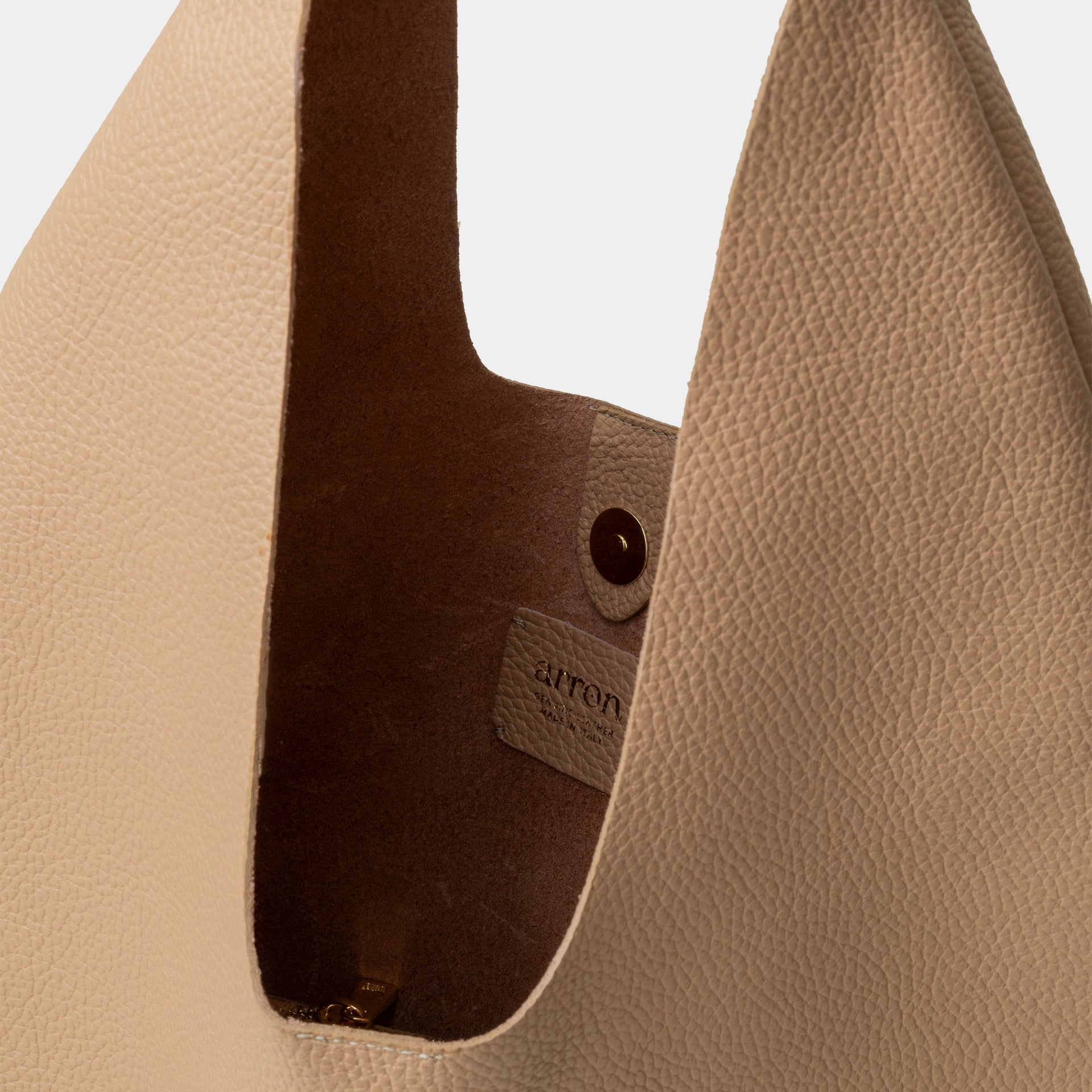 borsa hobo Eva in pelle martellata color nocciola avena brand Arron