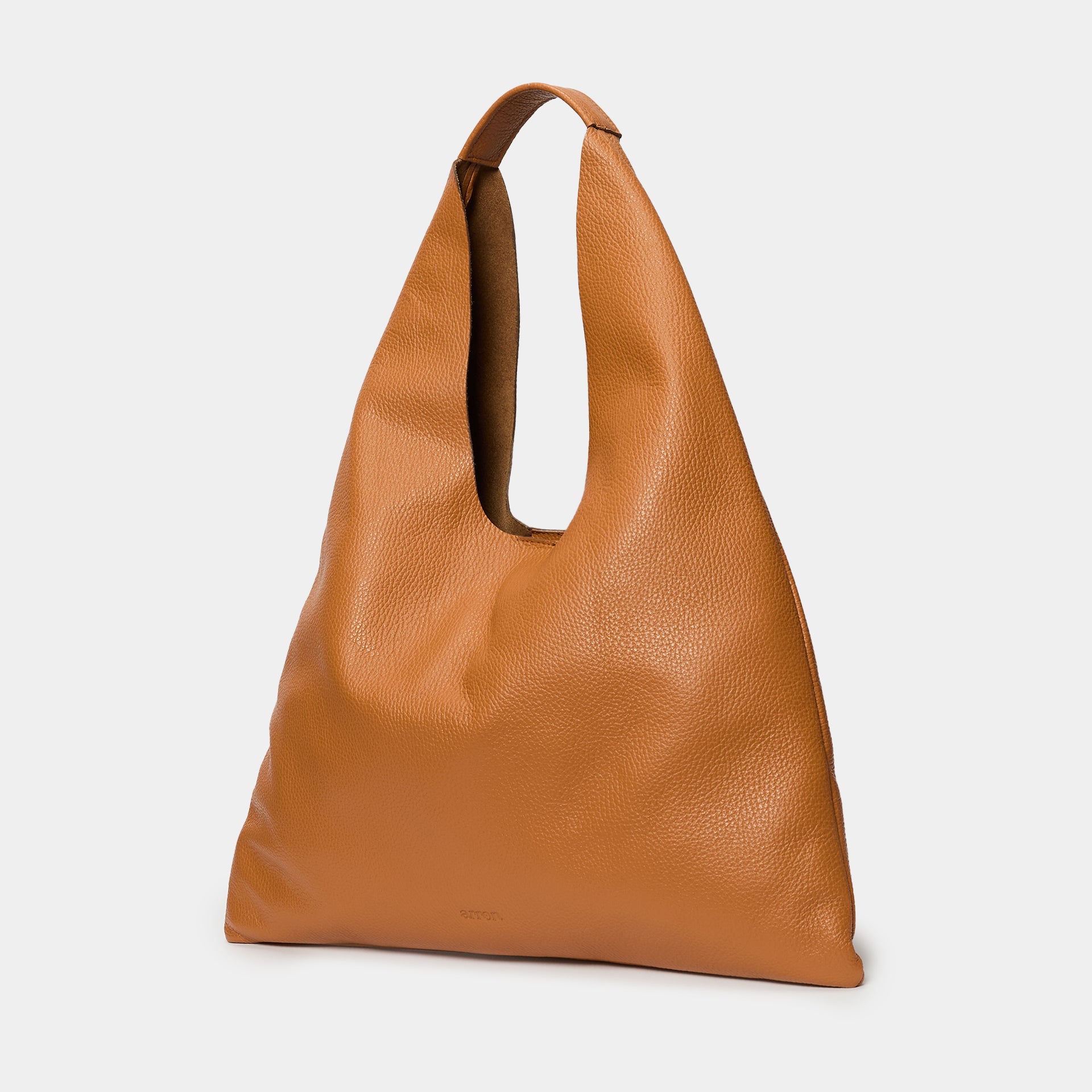 borsa hobo Eva in pelle martellata color caramello brand Arron