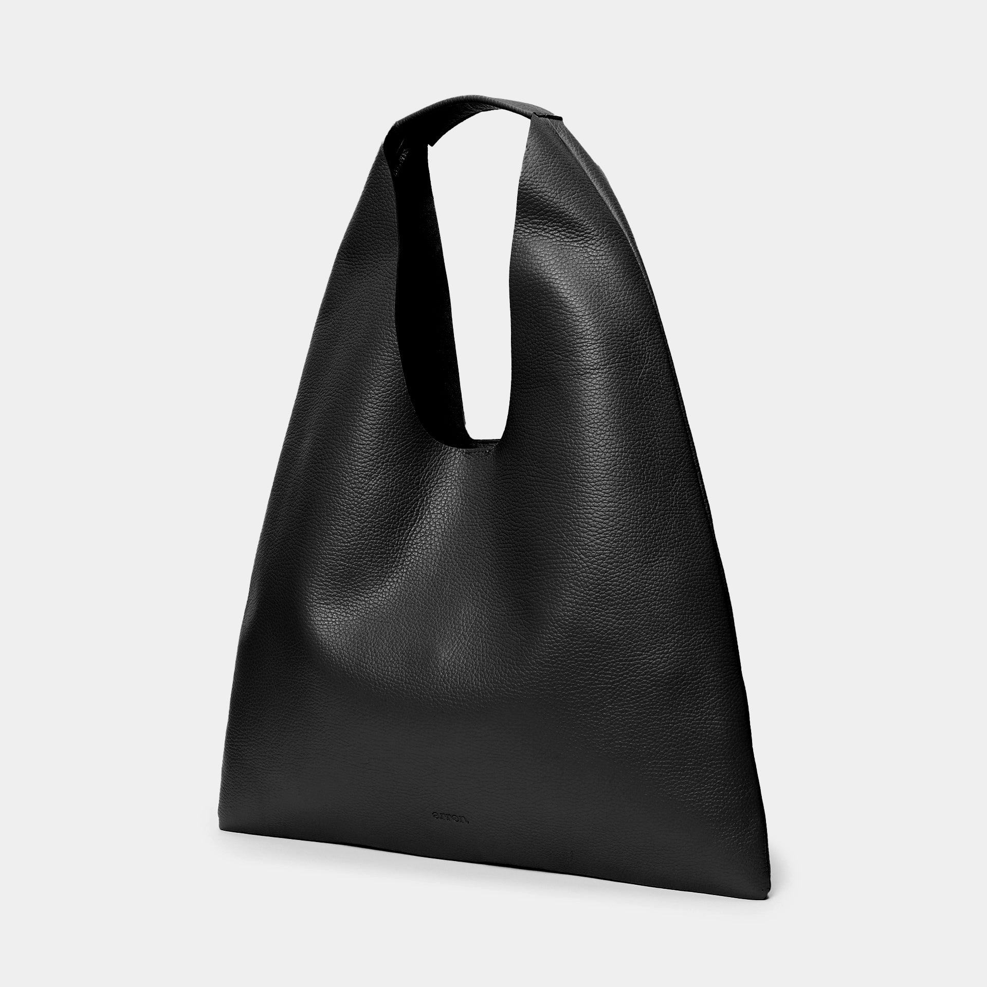 borsa hobo in pelle martellata nera brand Arron