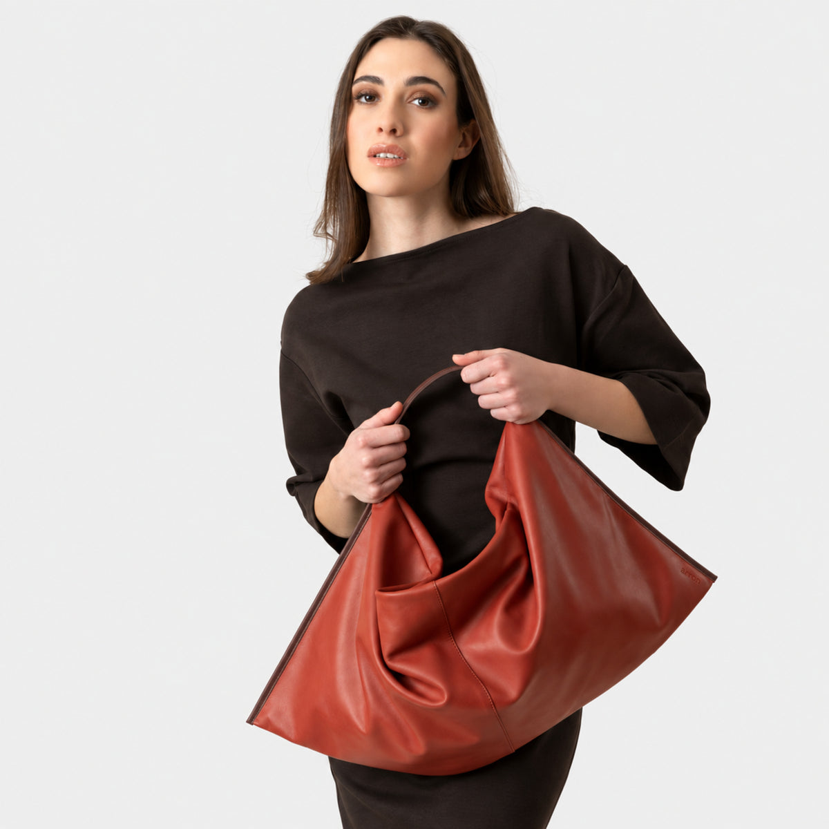FUTURA - brick leather