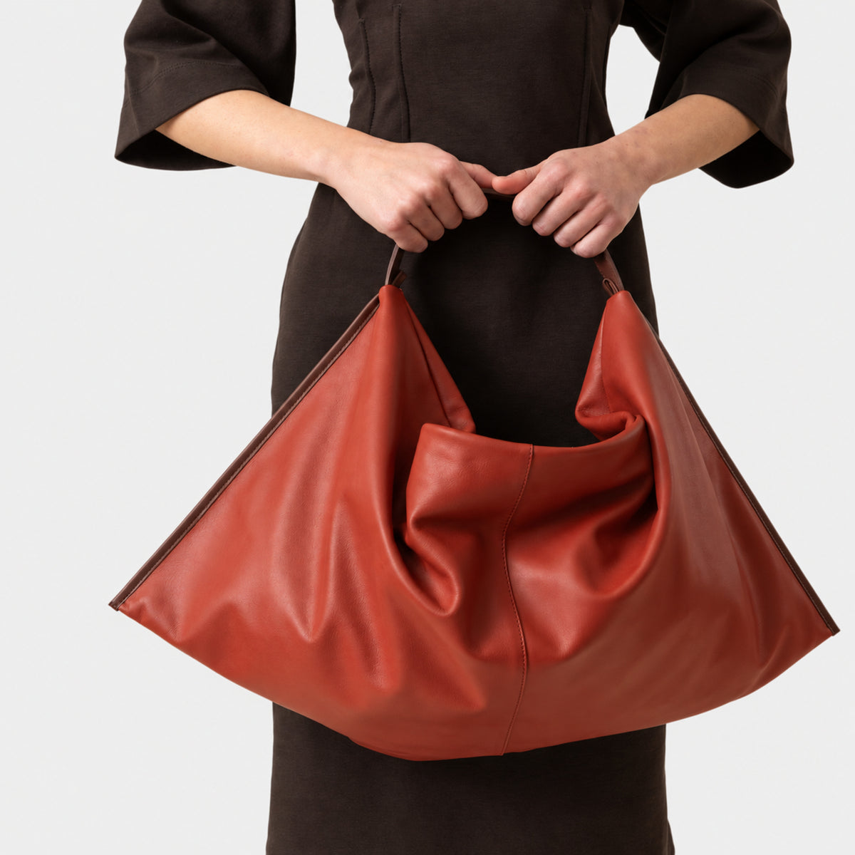 FUTURA - brick leather