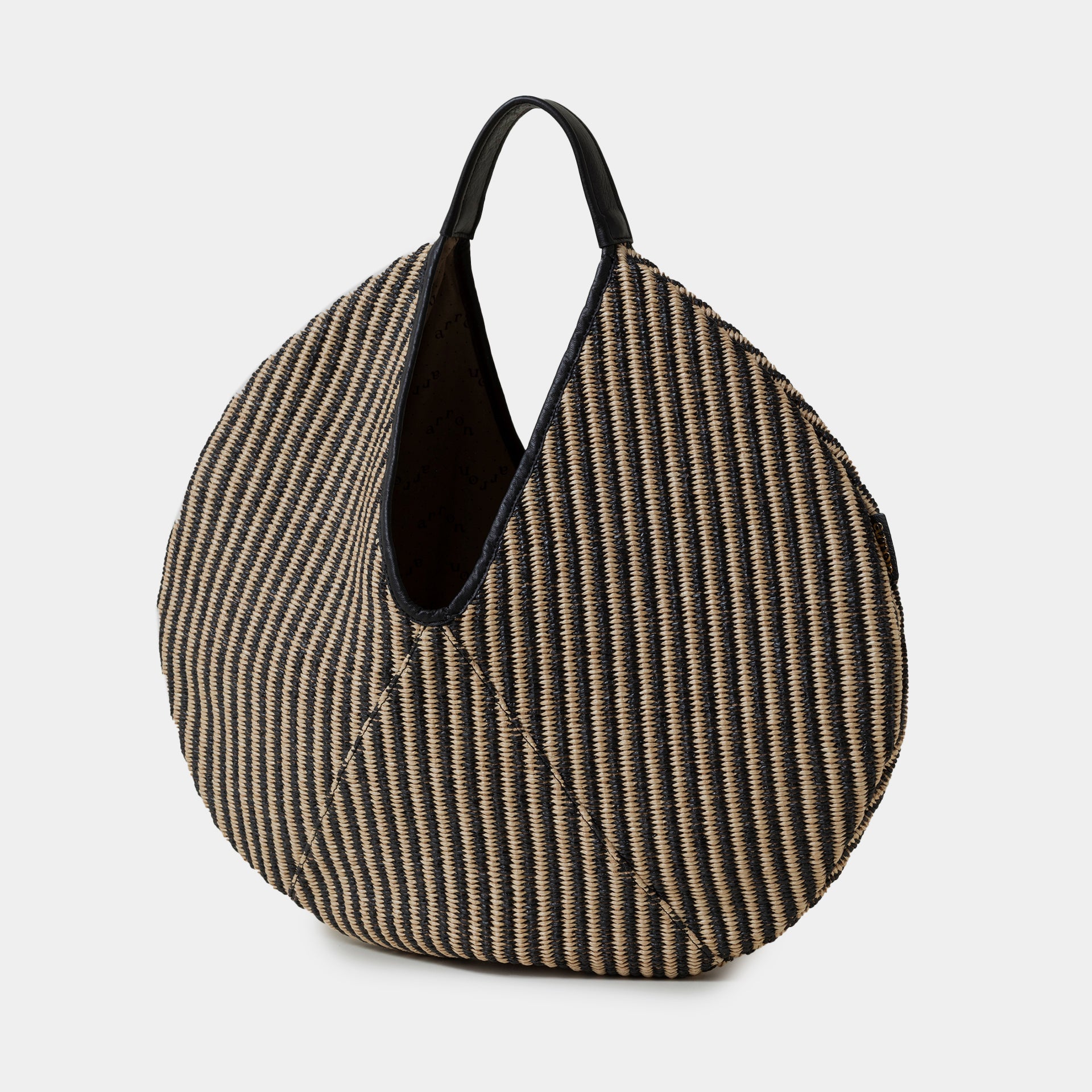 borsa rotonda NOA del brand ARRON in rafia rigata e pelle nera
