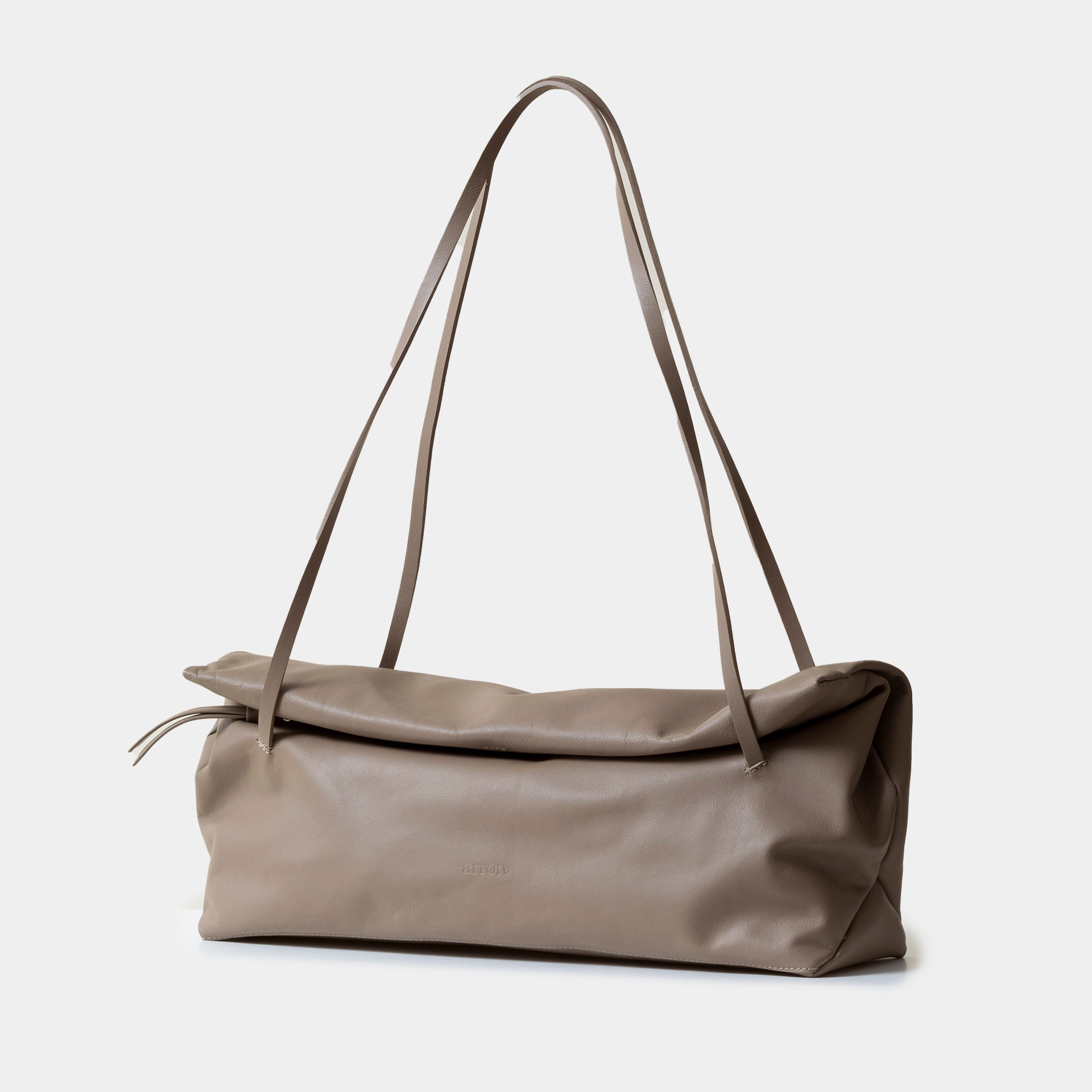 borsa baguette a spalla Arron in morbida nappa color taupe con cerniera zip