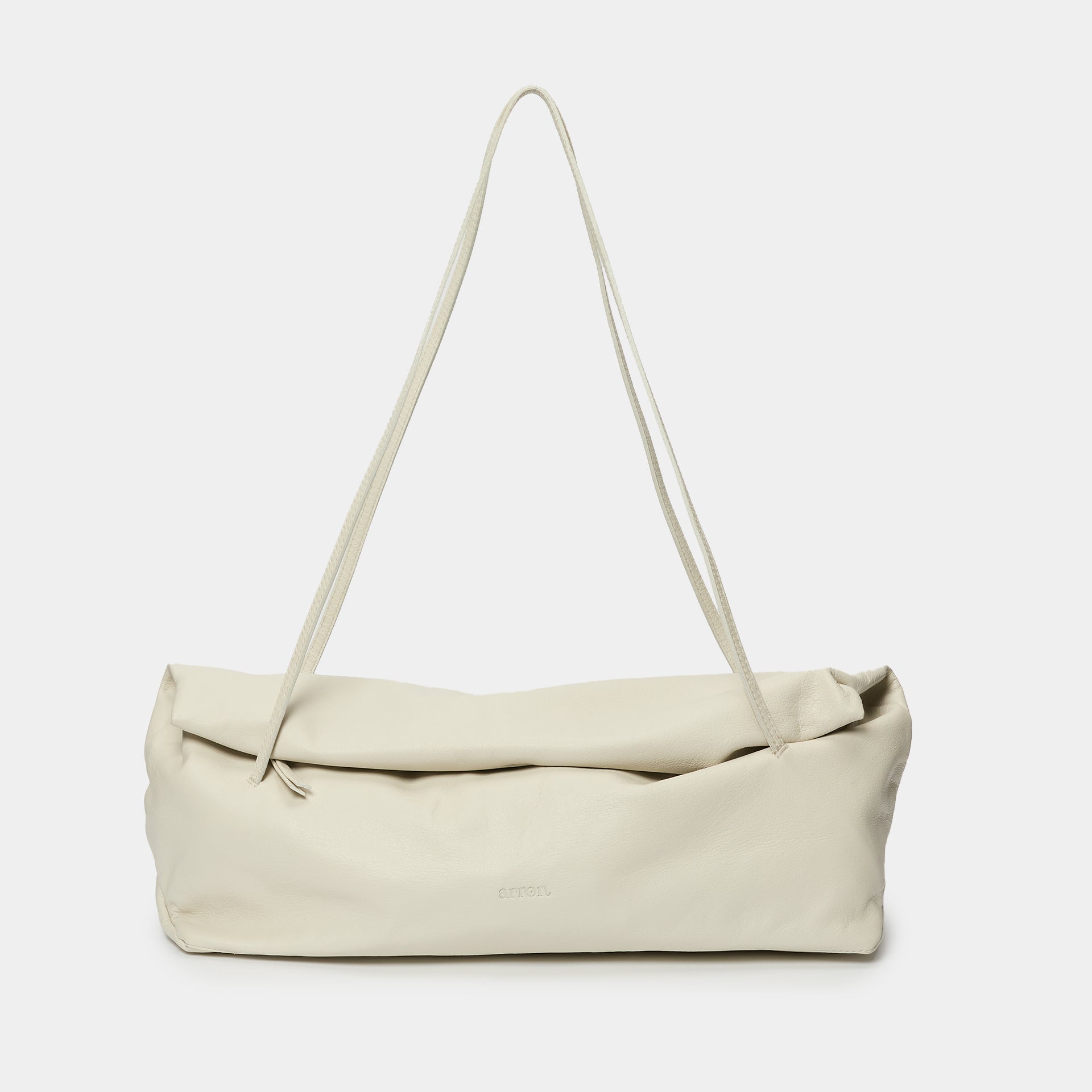 borsa baguette a spalla Arron in morbida nappa color burro con cerniera zip