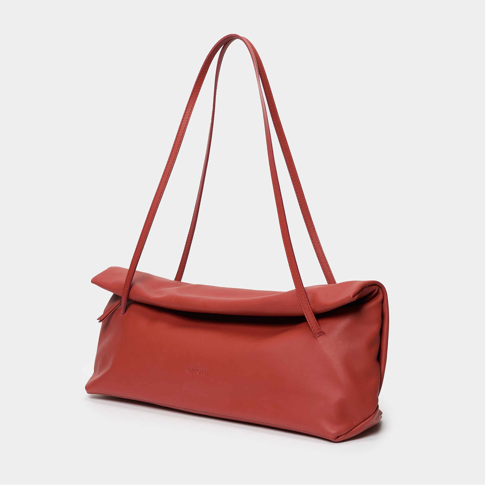 borsa baguette a spalla Arron in morbida nappa color mattone con cerniera zip