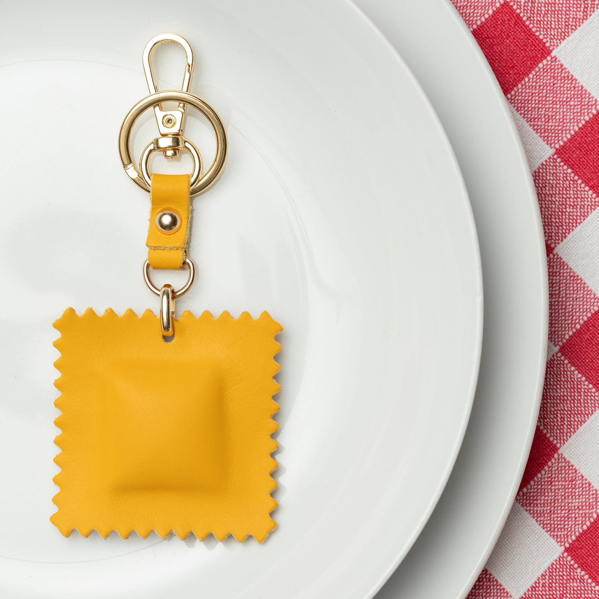 charm divertente portachiavi in pelle a forma di pasta raviolo brand ARRON