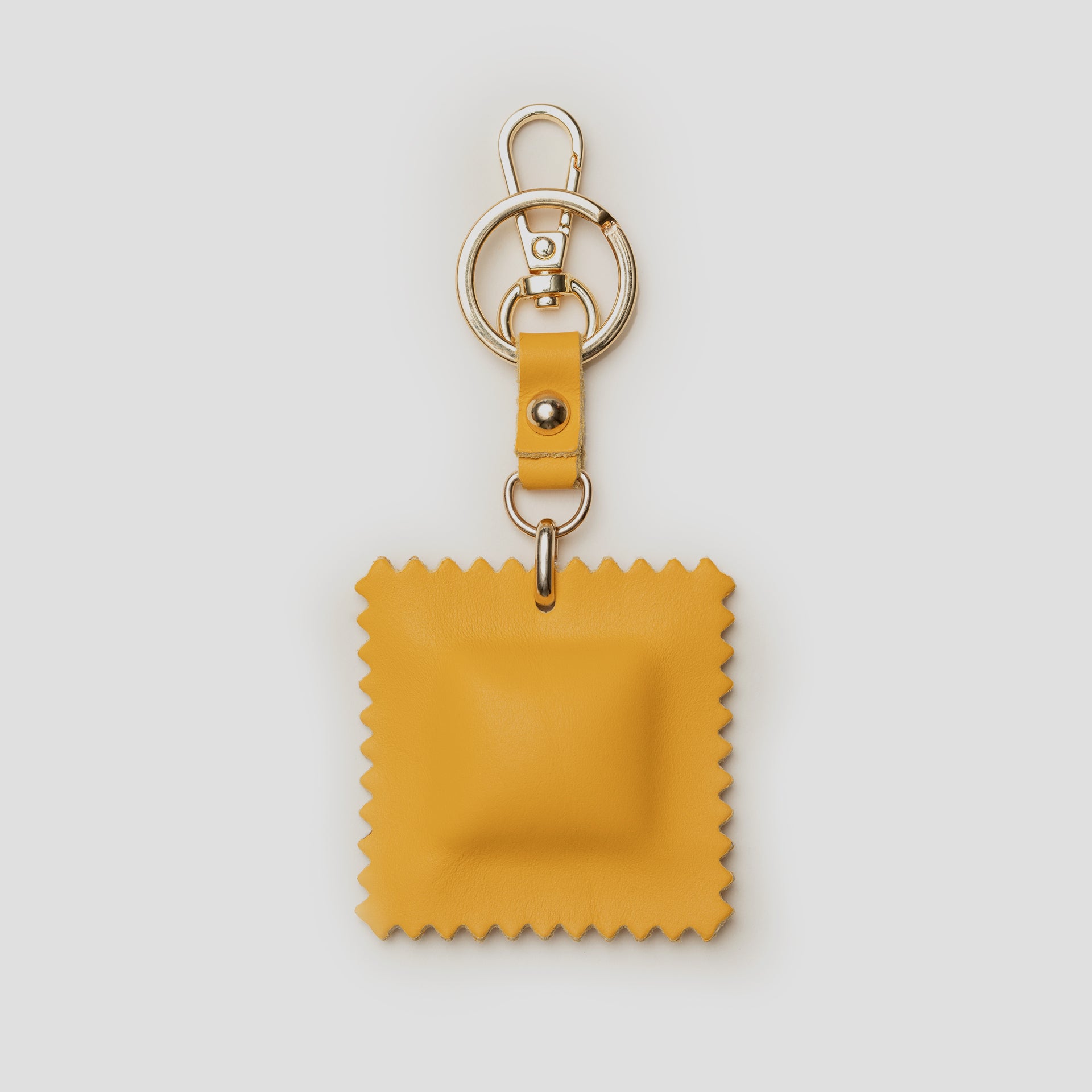 charm divertente portachiavi in pelle a forma di pasta raviolo brand ARRON