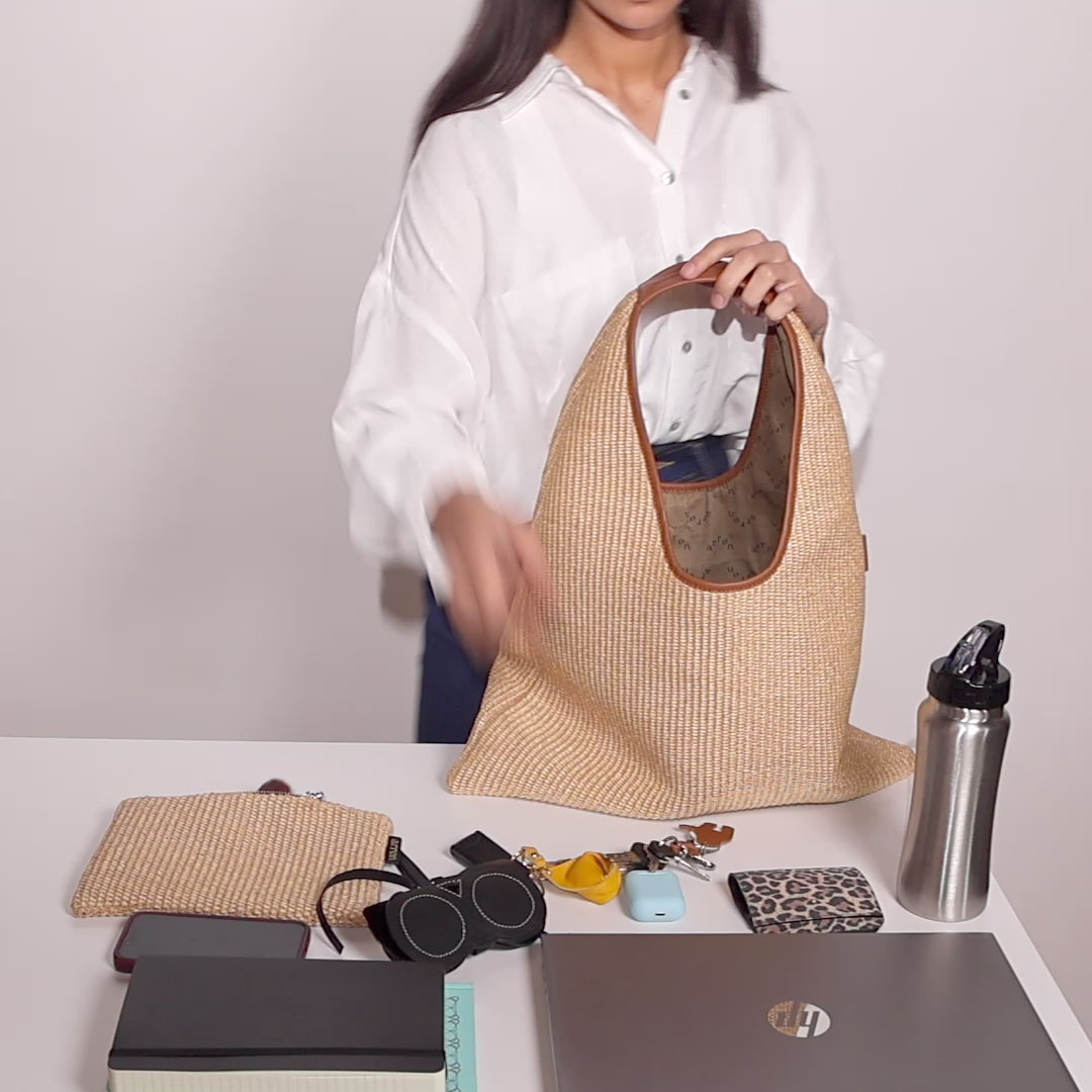 capienza borsa hobo EVA Arron in rafia ecrù e pelle