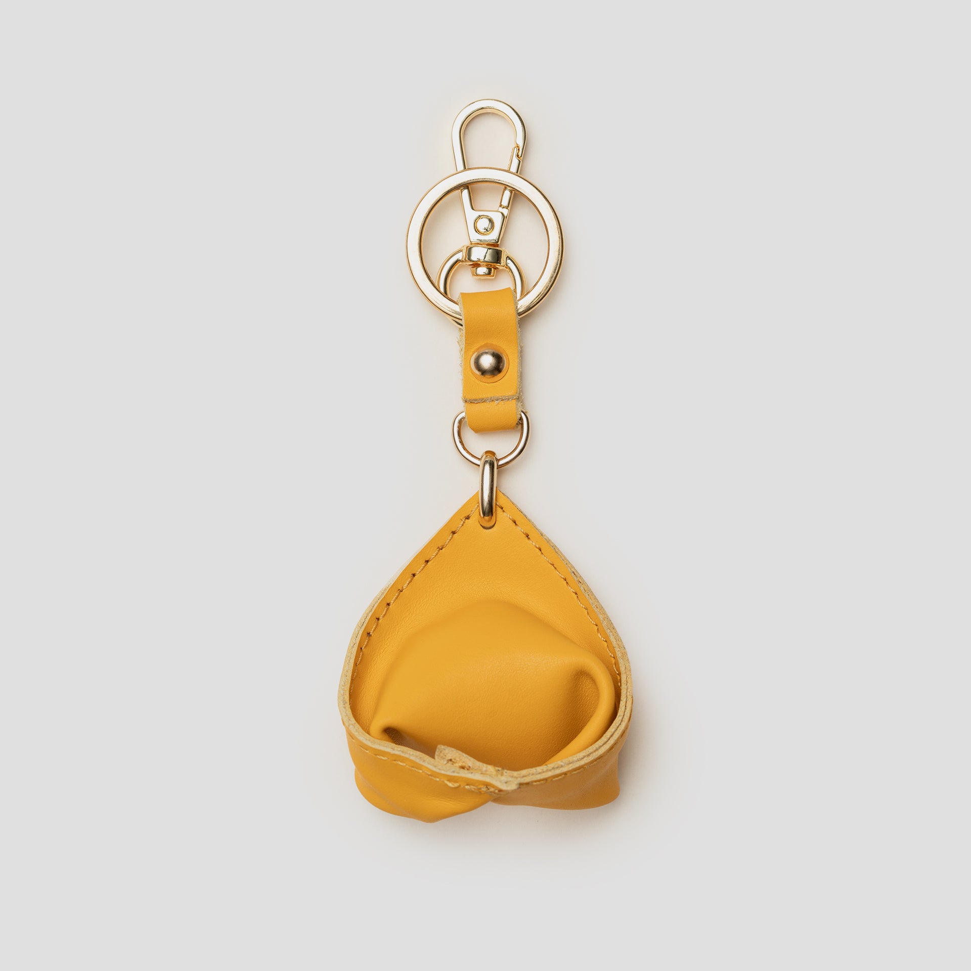 charm divertente portachiavi in pelle a forma di pasta tortellone brand ARRON