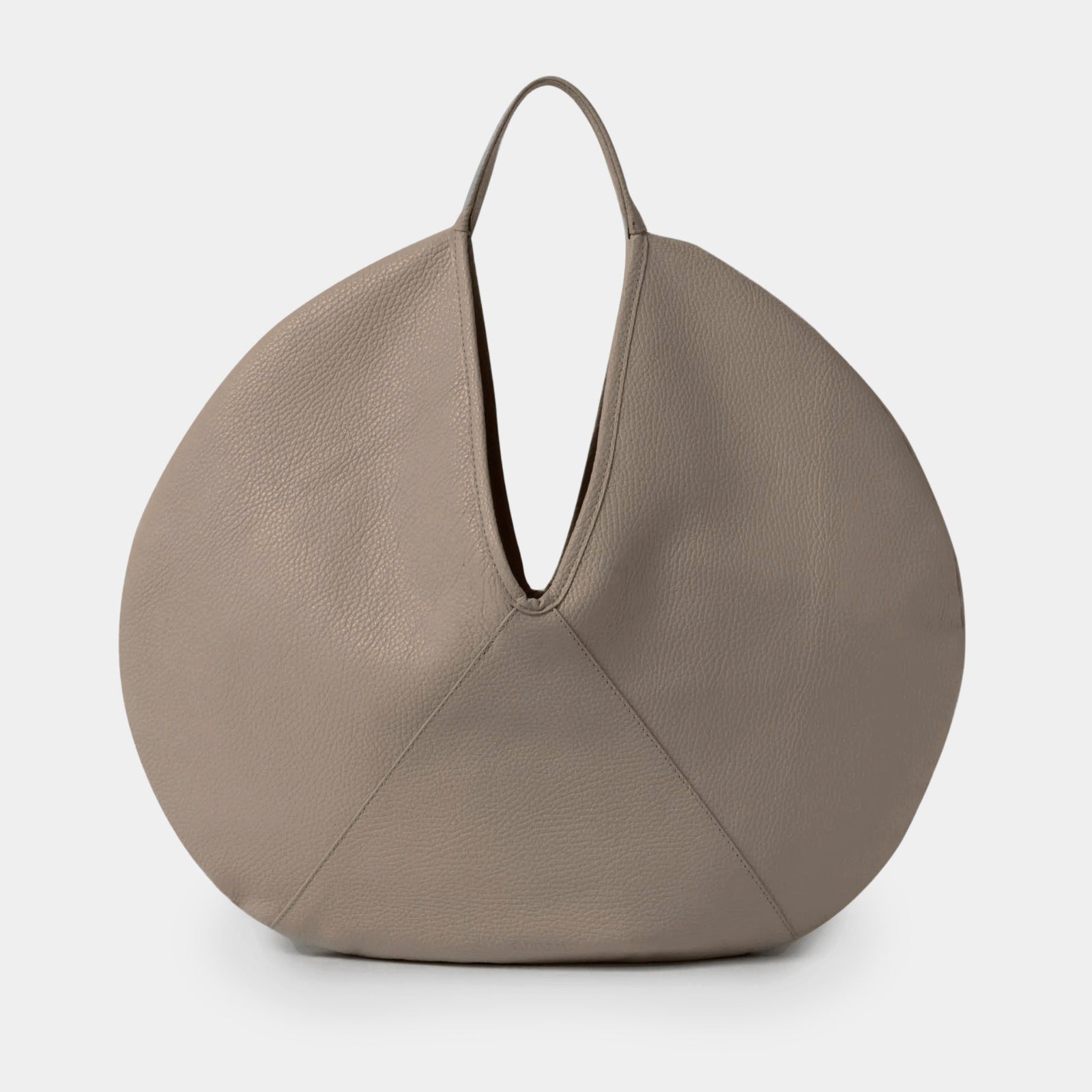 borsa rotonda hobo in pelle martellata taupe design contemporaneo minimalista brand Arron made in Italy