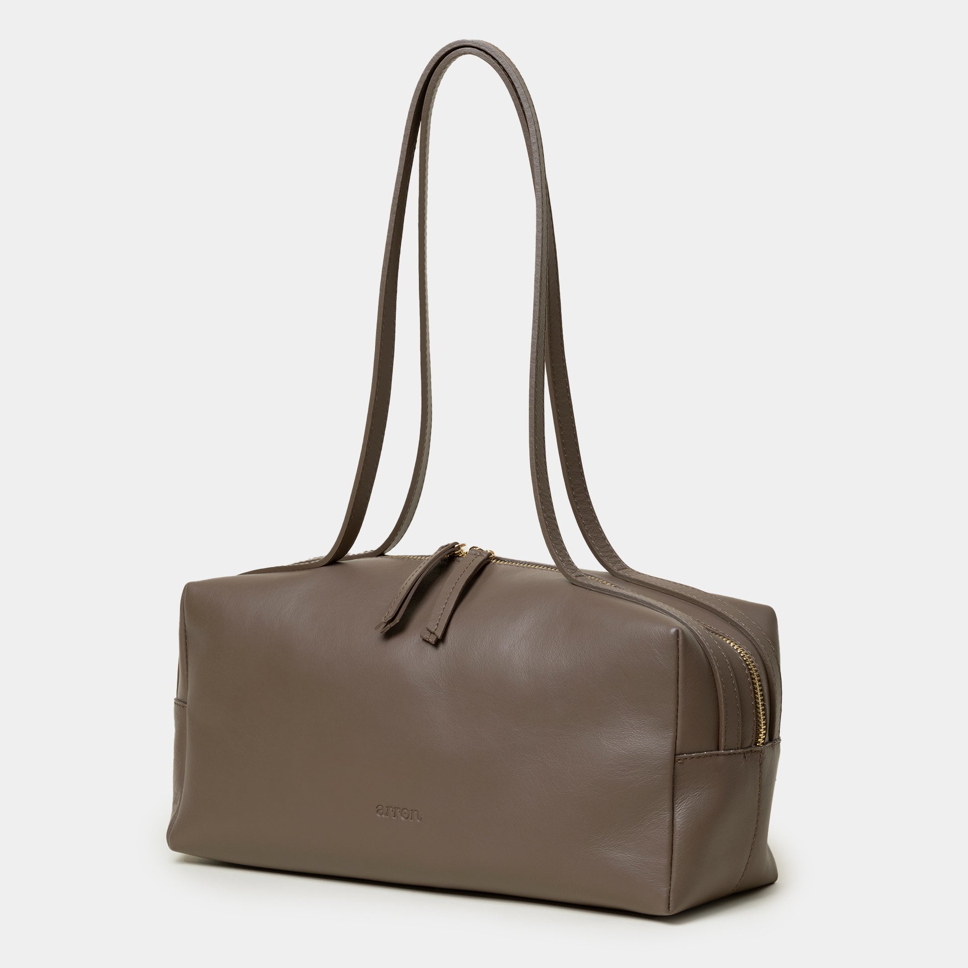 borsa east west in pelle liscia con cerniera taupe a tracolla made in Italy Arron