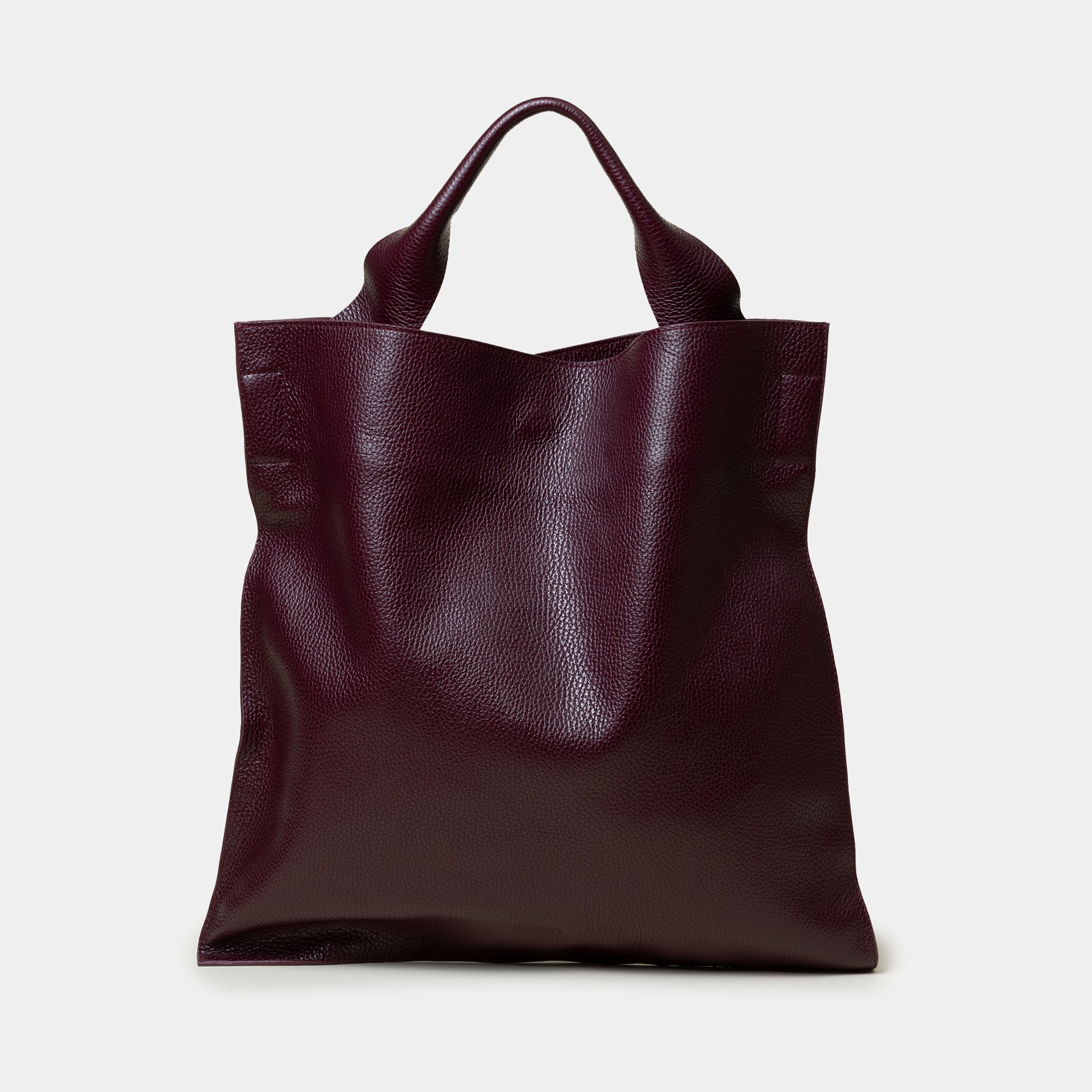 borsa shopping minimalista con tracolla in pelle martellata bordeaux burgundy made in italy marchio Arron