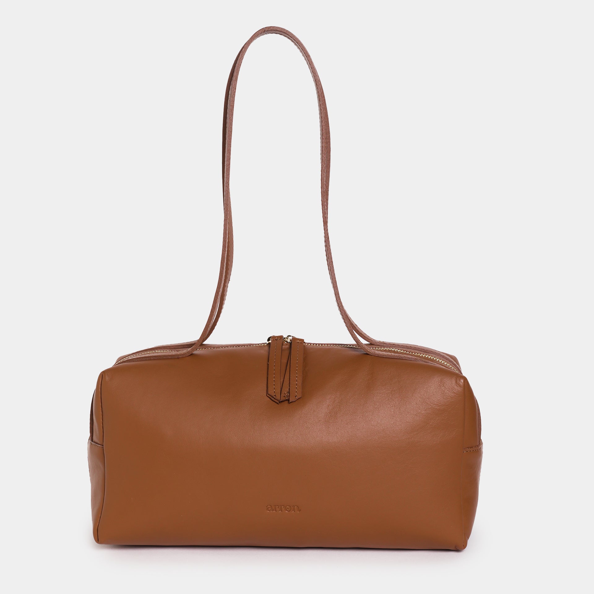 borsa con zip a spalla east west baguette arron pelle liscia caramello cognac brand Arron