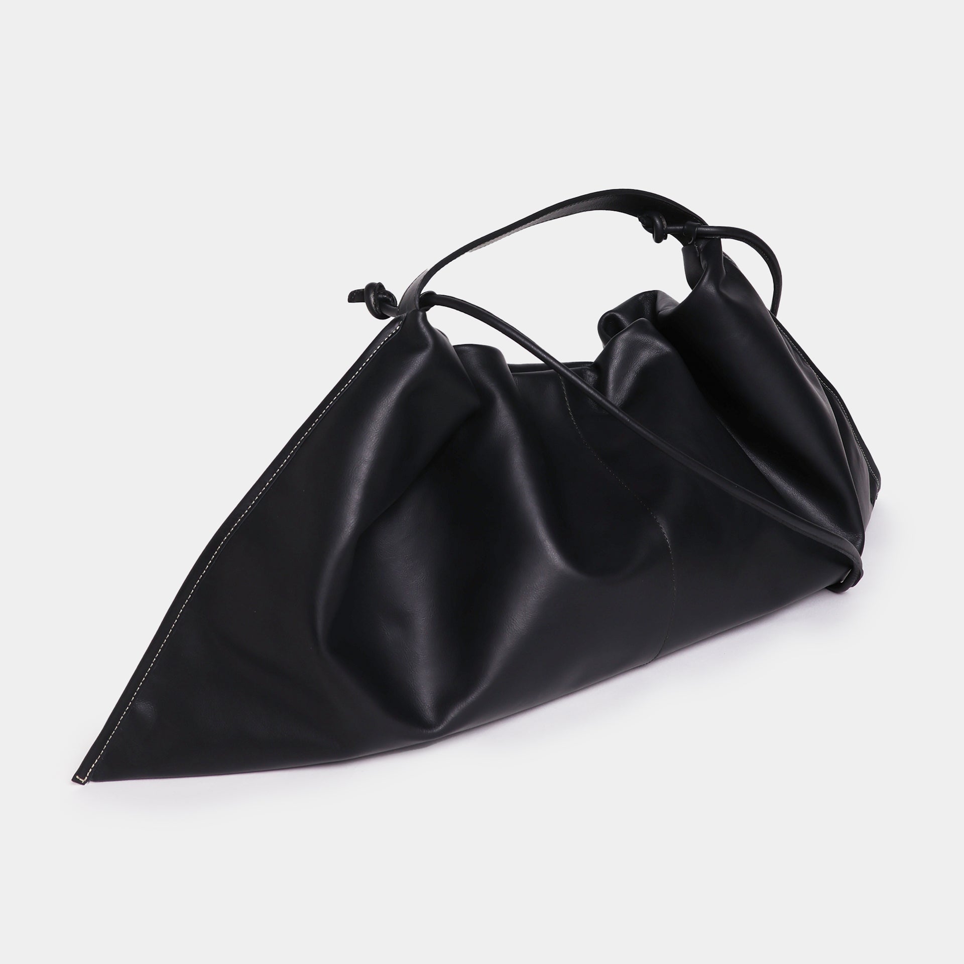 borsa destrutturata a tracolla e a spalla in pelle nera design contemporaneo minimalista Arron Made in Italy