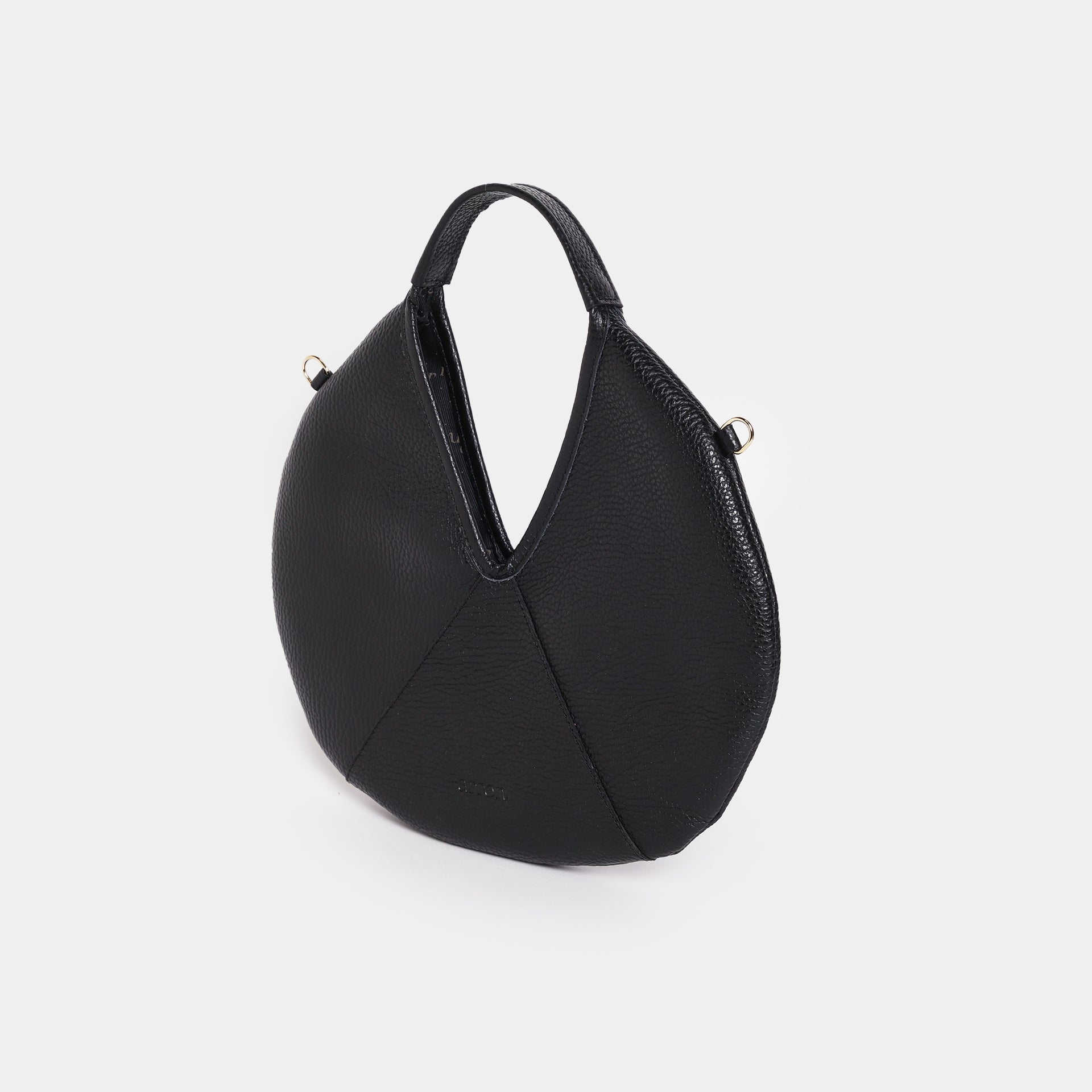 borsa mini forma rotonda hobo in pelle martellata nera design contemporaneo minimalista brand Arron made in Italy