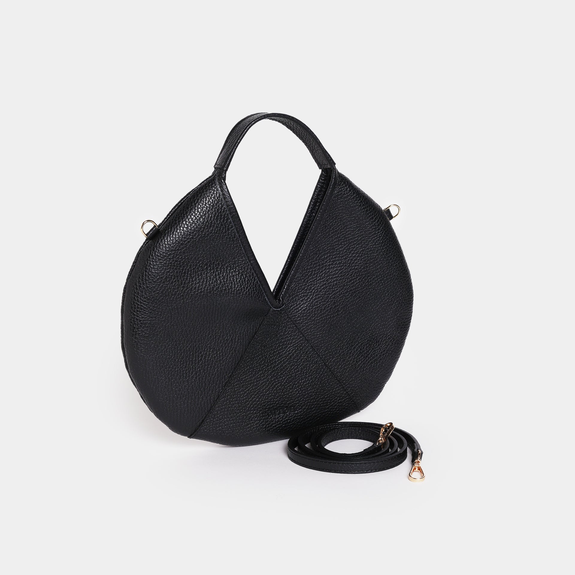 borsa mini forma rotonda hobo in pelle martellata nera design contemporaneo minimalista brand Arron made in Italy