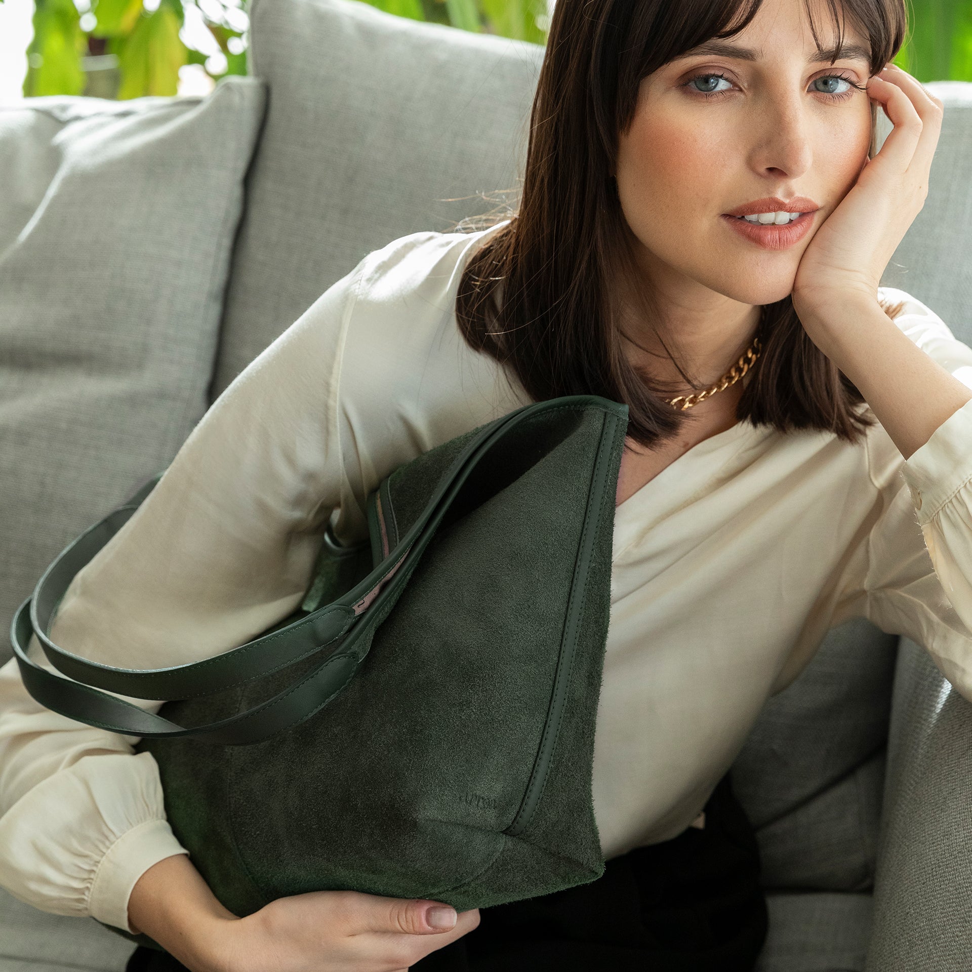 borsa hobo camoscio verde foresta a spalla spaziosa brand arron made in italy