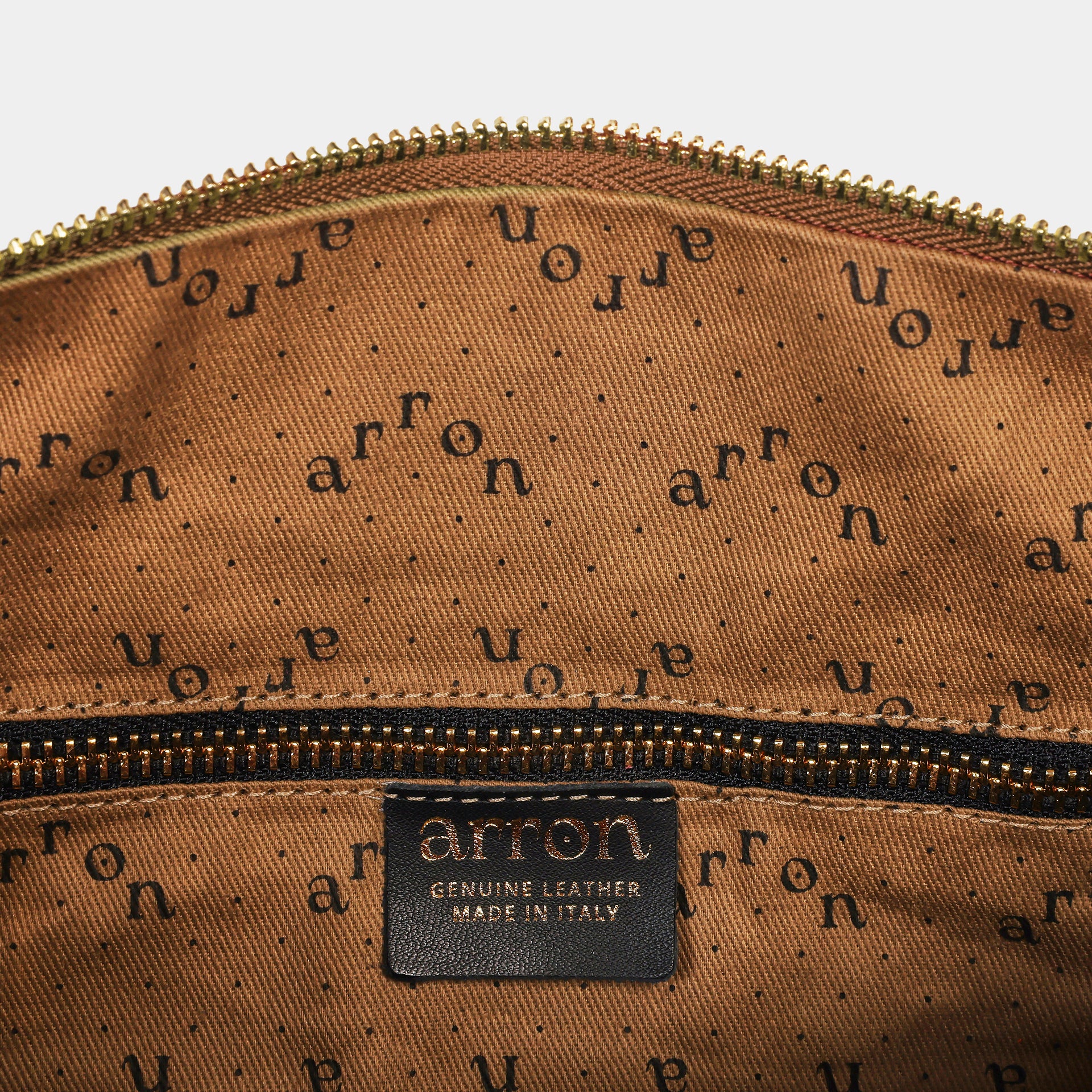 interno borsa con Carol brand Arron dettaglio fodera zipper