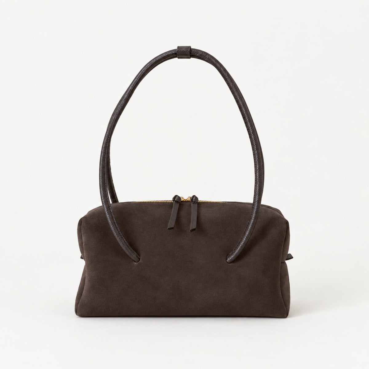 borsa Carol marchio Arron con zip corpo in camoscio cioccolato marrone scuro e manici in pelle martellata da portare a spalla, borsa east weat allungata made in italy