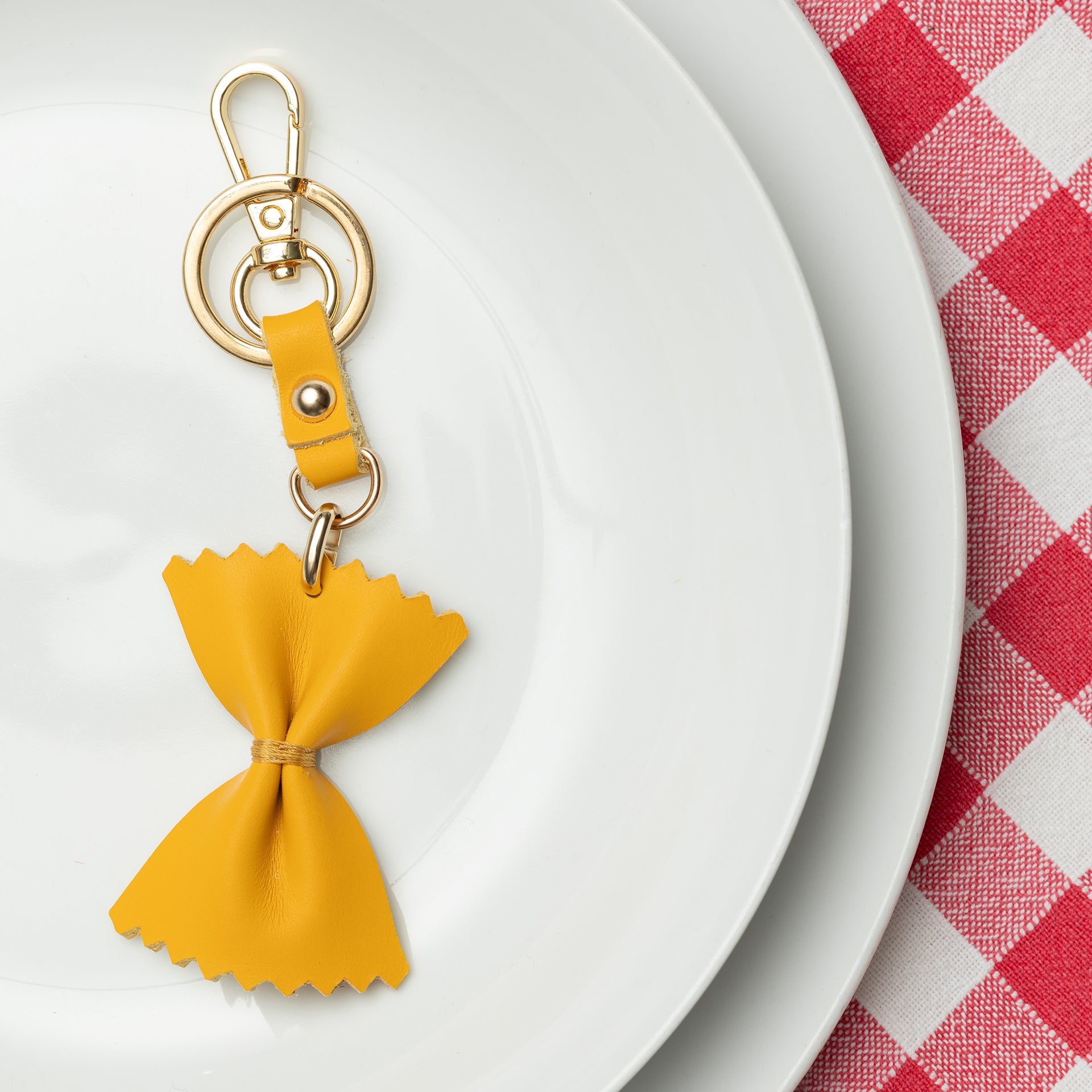 portachiavi charm divertente in pelle a forma di pasta farfalla brand ARRON idea regalo originale e unico Made in Italy