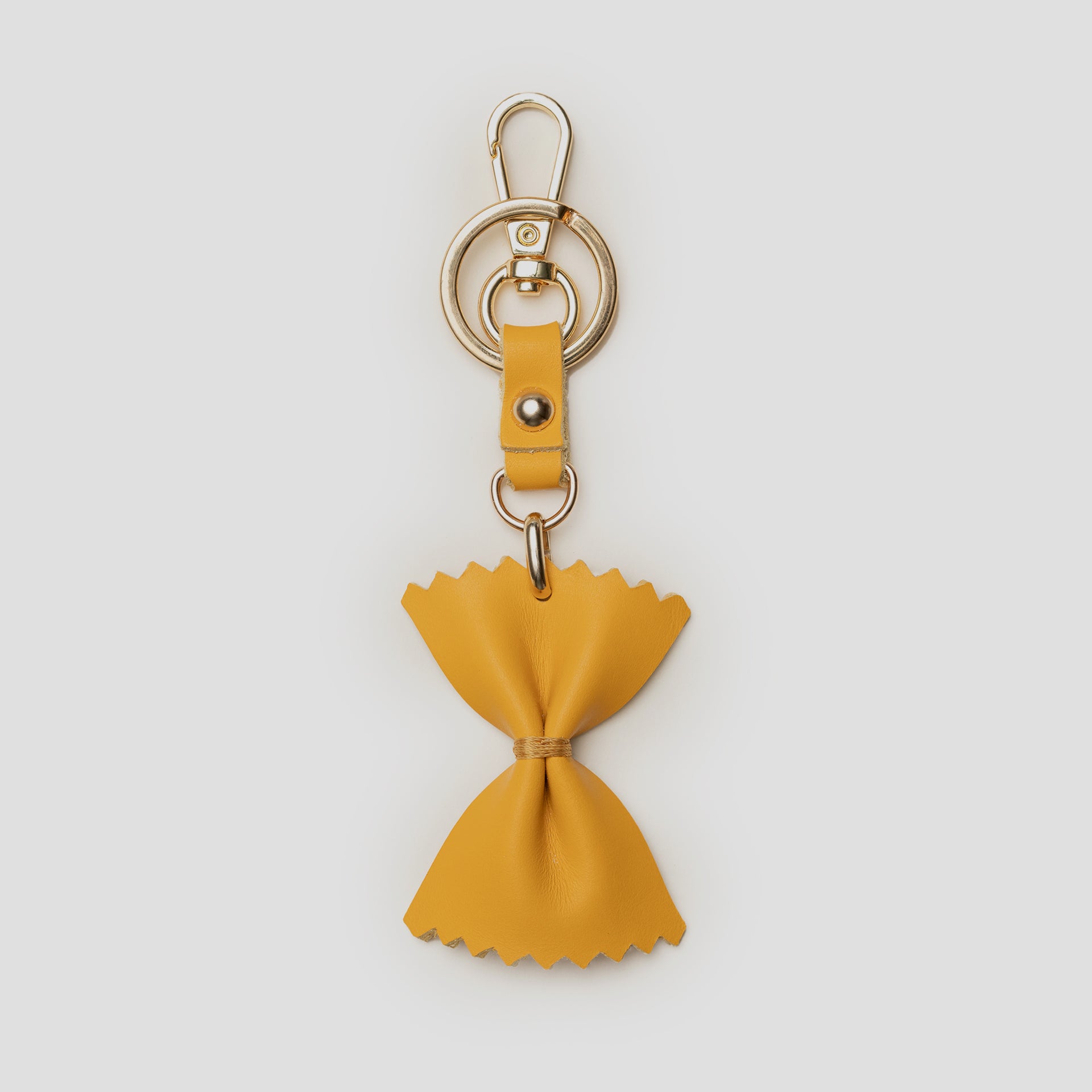 portachiavi charm divertente in pelle a forma di pasta farfalla brand ARRON idea regalo originale e unico Made in Italy