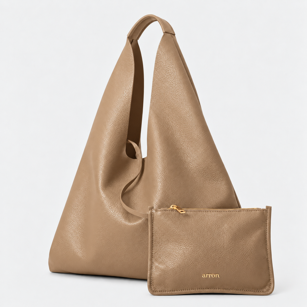 borsa hobo in pelle martellata color peanut marchio arron taschino interno con zip
