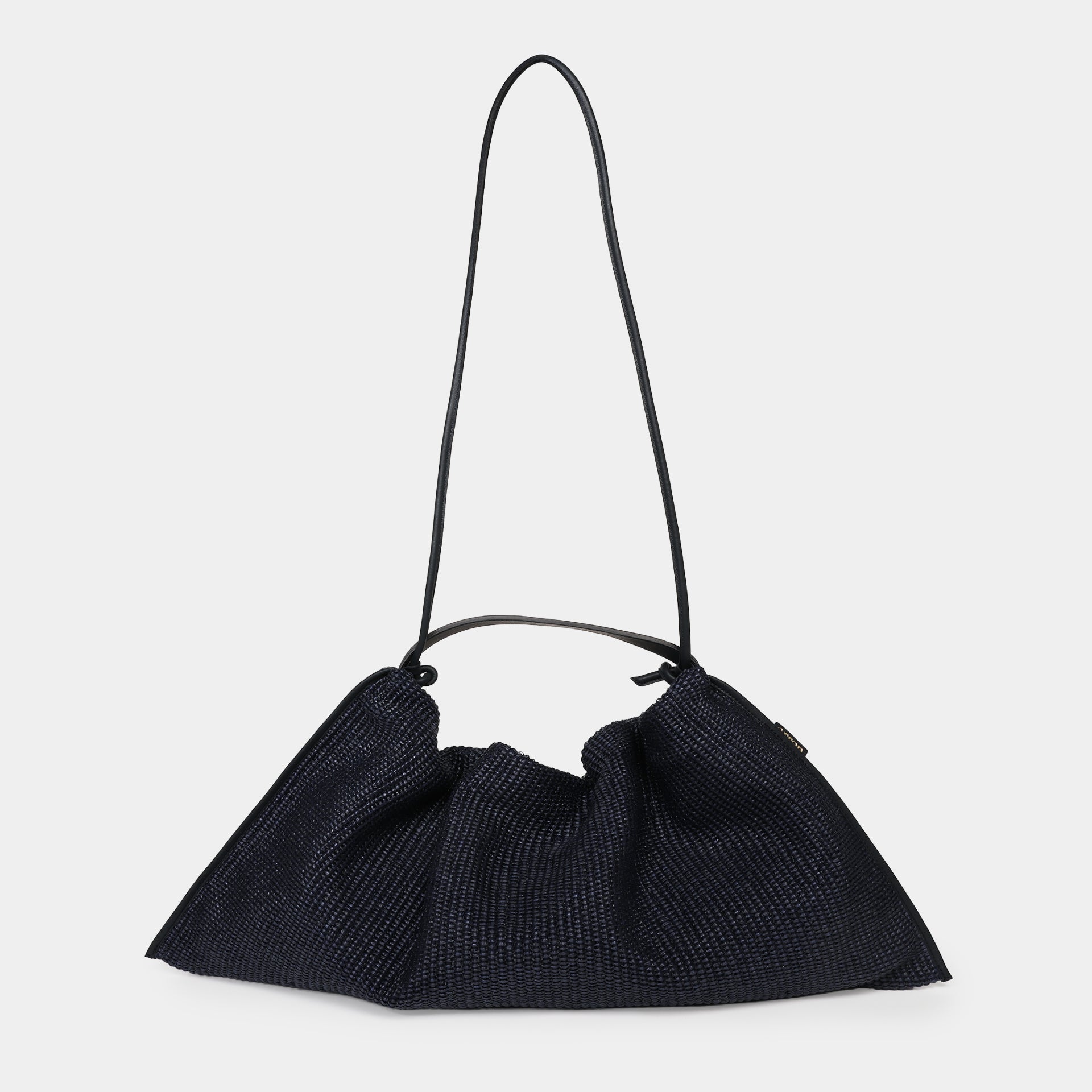 borsa in rafia e pelle blue navy Futura del marchio Arron capiente morbida destruttura