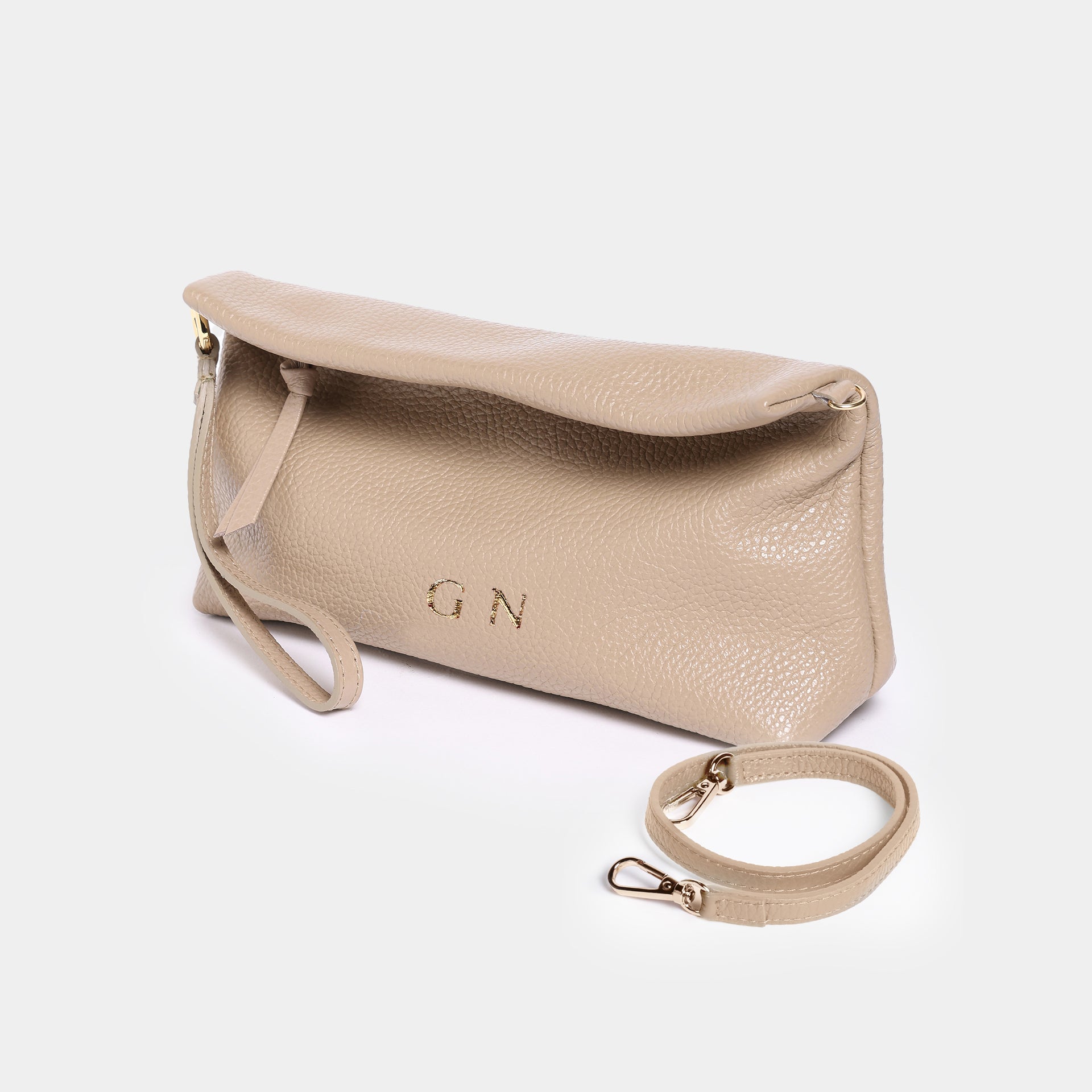 borsa mignon piccola a mano e tracolla brand Arron Made in Italy pelle martellata almond personalizzata con iniziali a caldo per regalo esclusivo