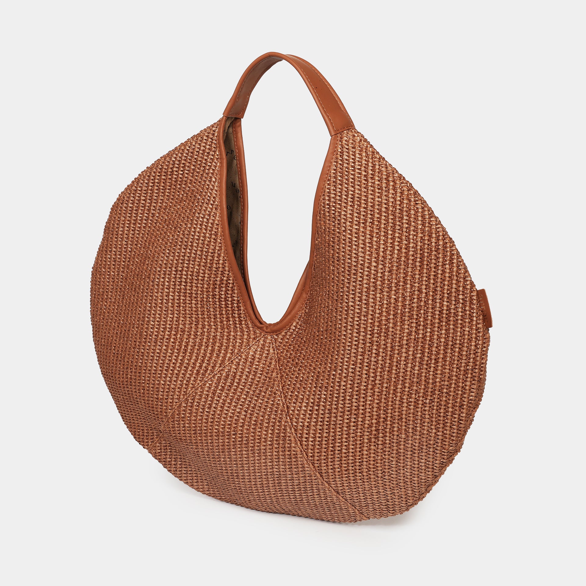 Borsa hobo rotonda in rafia e pelle nocciola design minimale e contemporaneo laterale
