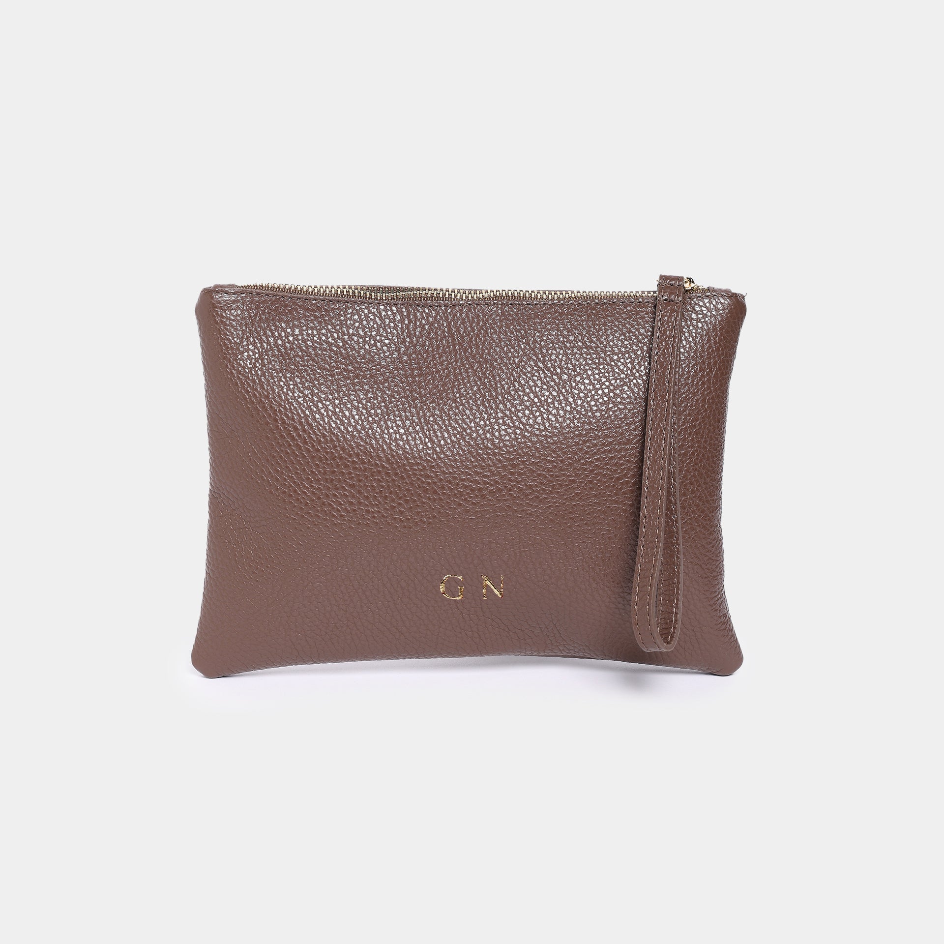 pochette a mano marnie brand Arron Made in Italy pelle martellata cacao personalizzata con iniziali
