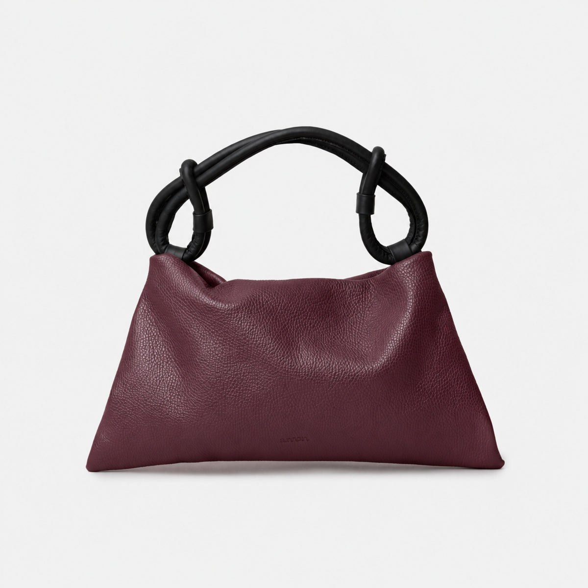 borsa hobo pelle martellata bordeaux burgundy manico con nodi minimalista trendy design brand Arron made in Italy