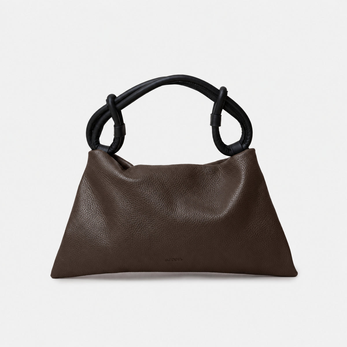 borsa hobo POppy brand Arron color cioccolato testa di moro pelle martellata a spalla e a tracolla manico con dettaglio a nodi made in italy elegante trendy design 