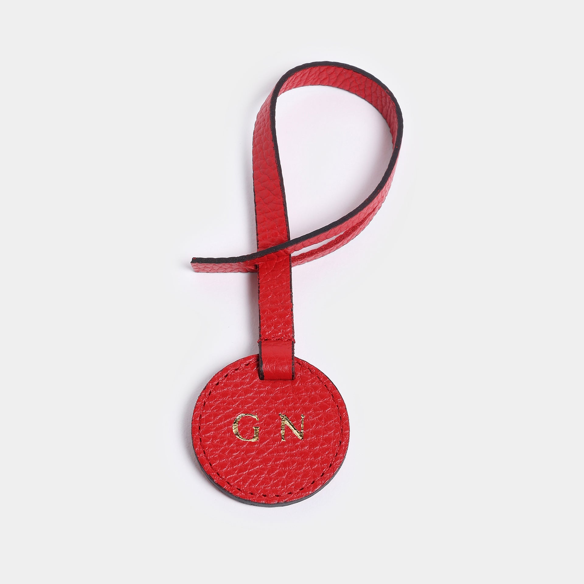 Portachiavi e charm Keira in pelle rossa Arron, personalizzato con iniziali timbrate a caldo, accessorio artigianale Made in Italy per borse e chiavi