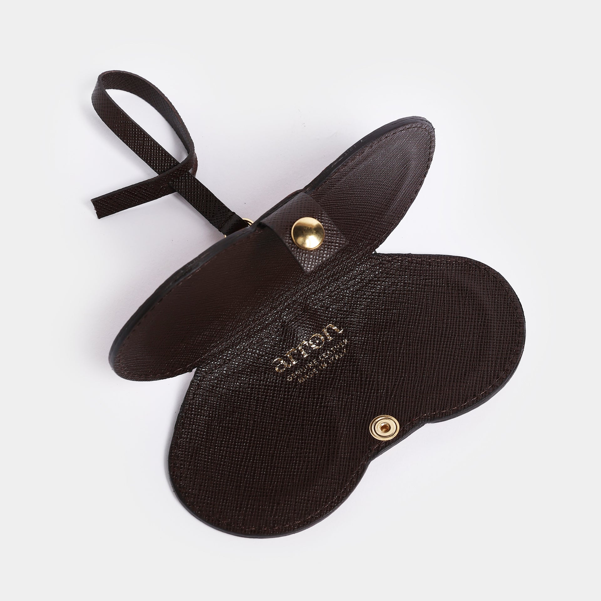 Interno del portaocchiali Marisol Arron in pelle, con finiture artigianali e dettagli curati