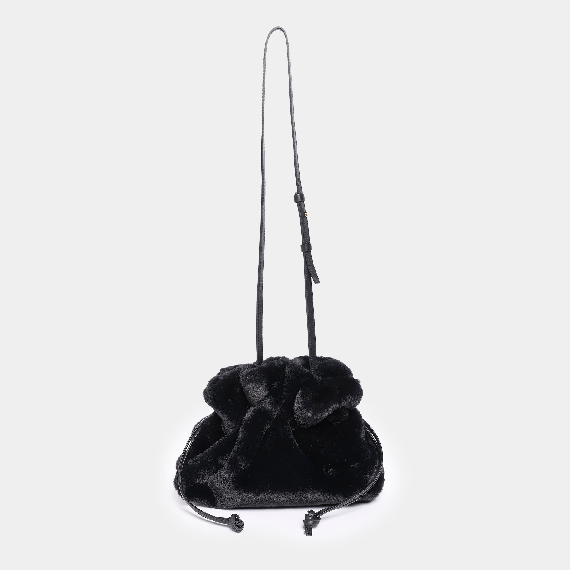 borsa a sacchetto Rossana in eco pelliccia morbida nero a tracolla brand Arron